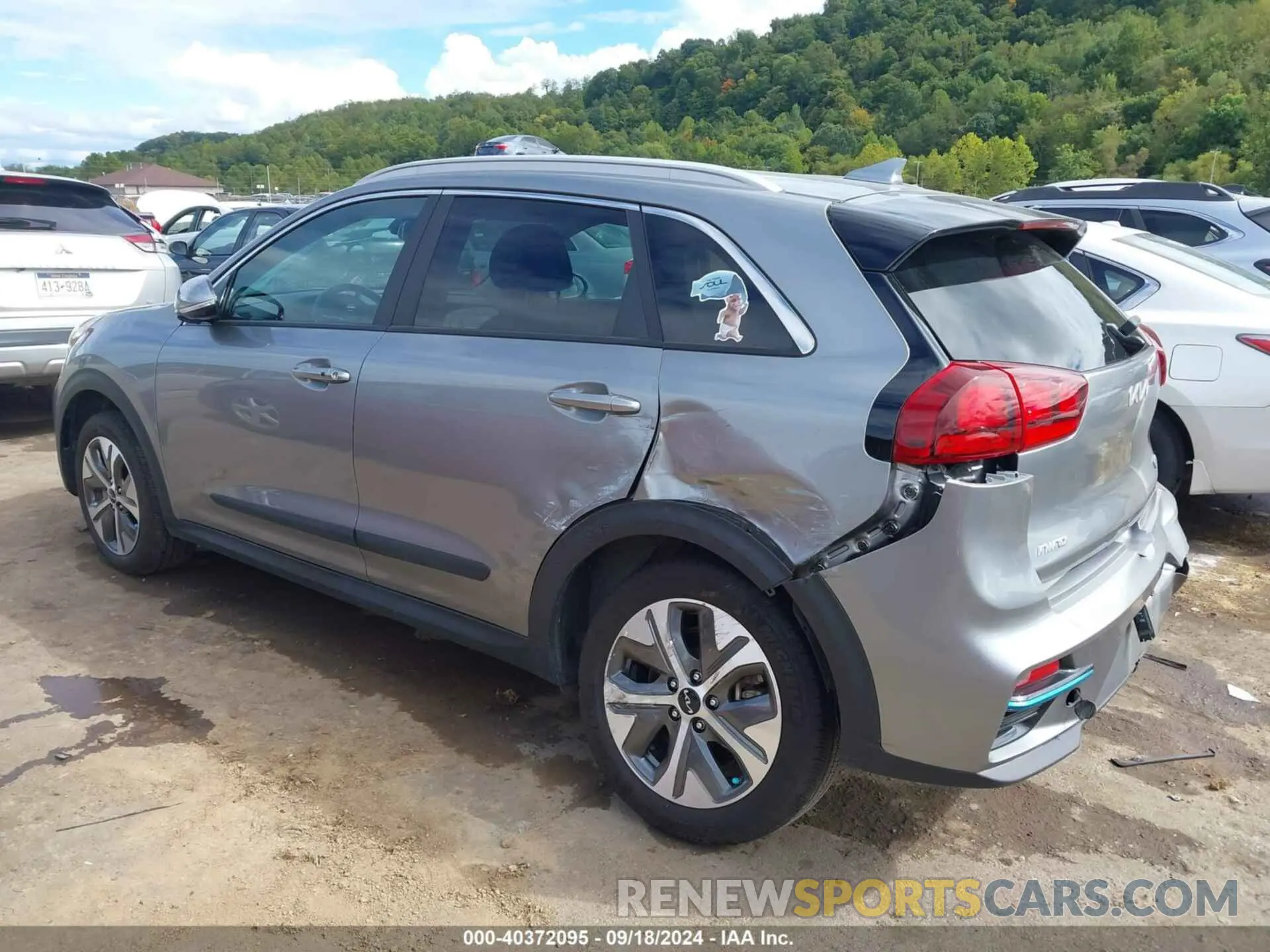3 fotografías del automóvil dañado KNDCC3LG6N5140918 KIA NIRO EV 2022