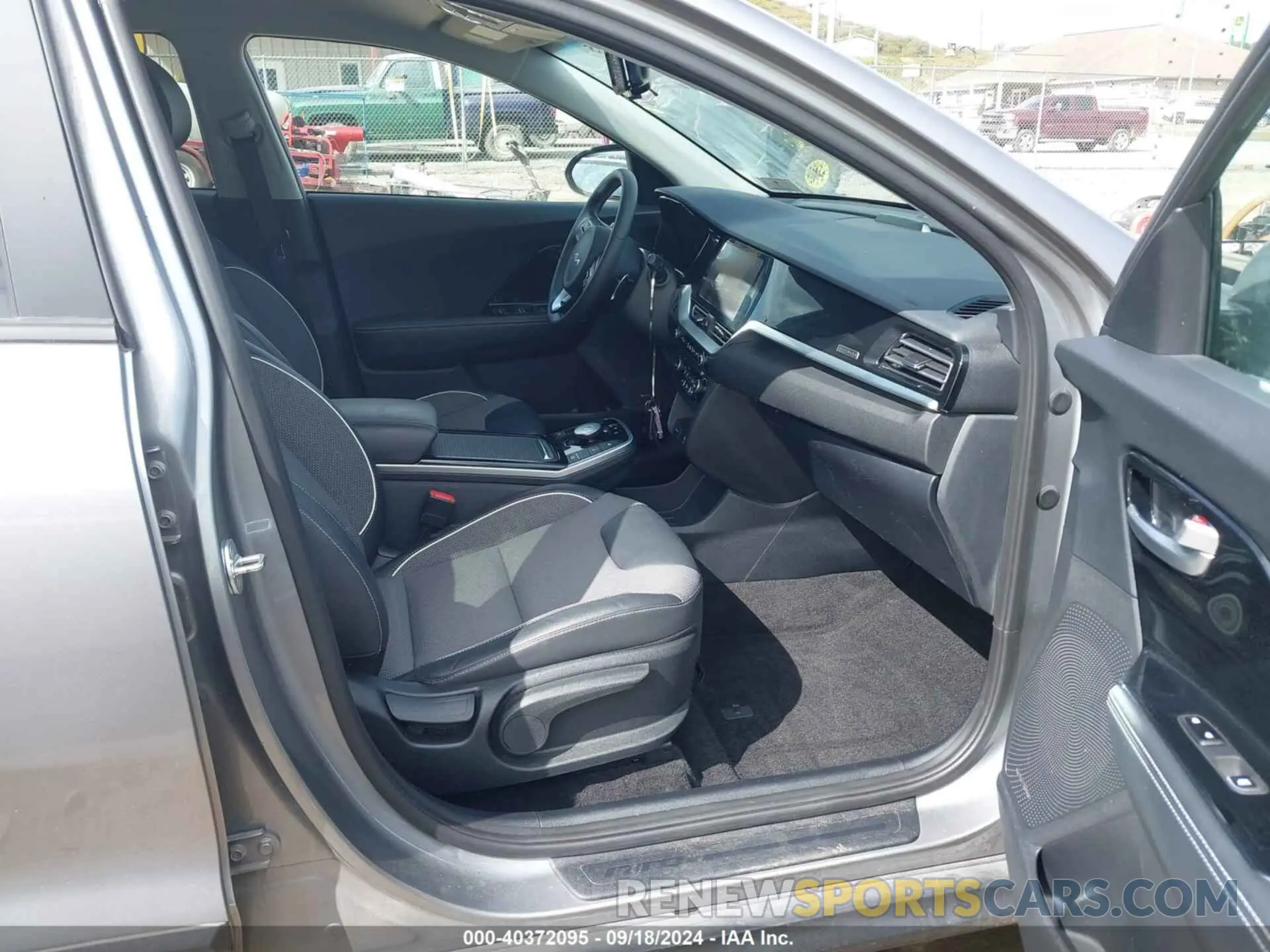 5 fotografías del automóvil dañado KNDCC3LG6N5140918 KIA NIRO EV 2022
