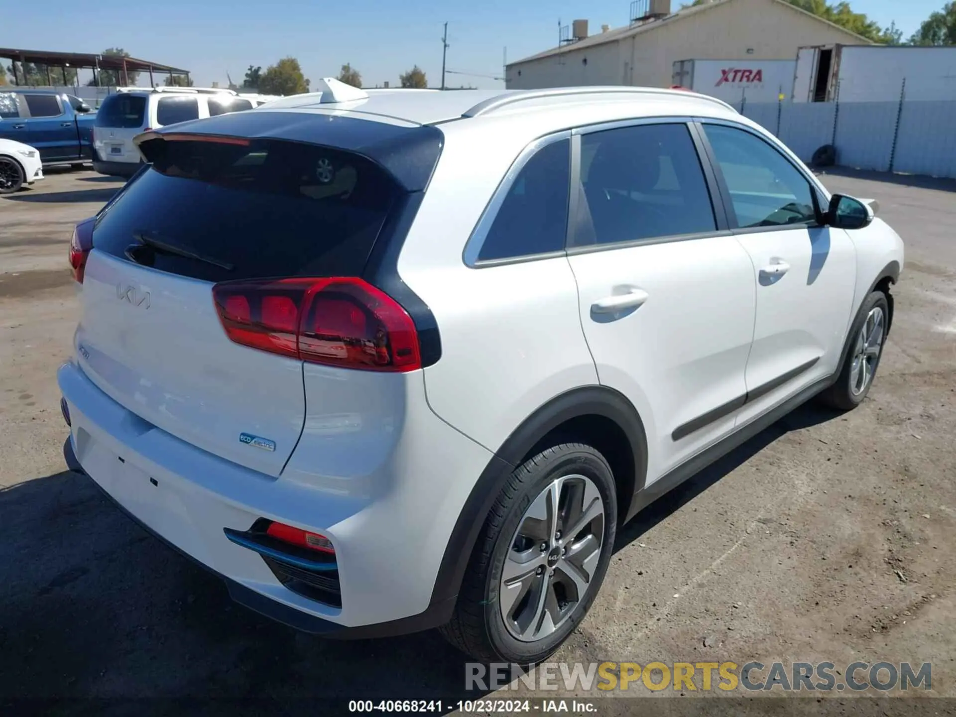 4 fotografías del automóvil dañado KNDCC3LG8N5160250 KIA NIRO EV 2022
