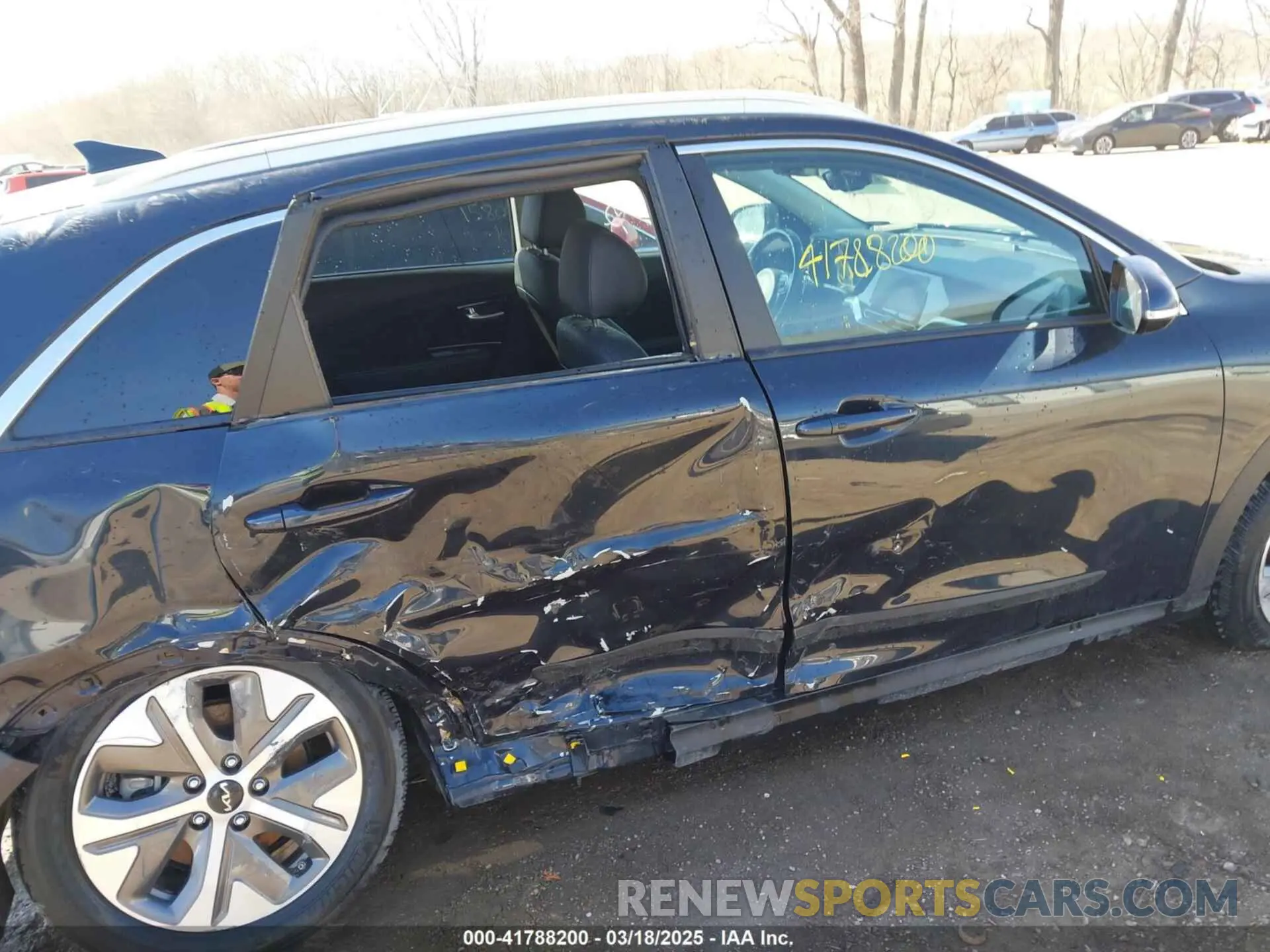 12 fotografías del automóvil dañado KNDCC3LG9N5115995 KIA NIRO EV 2022