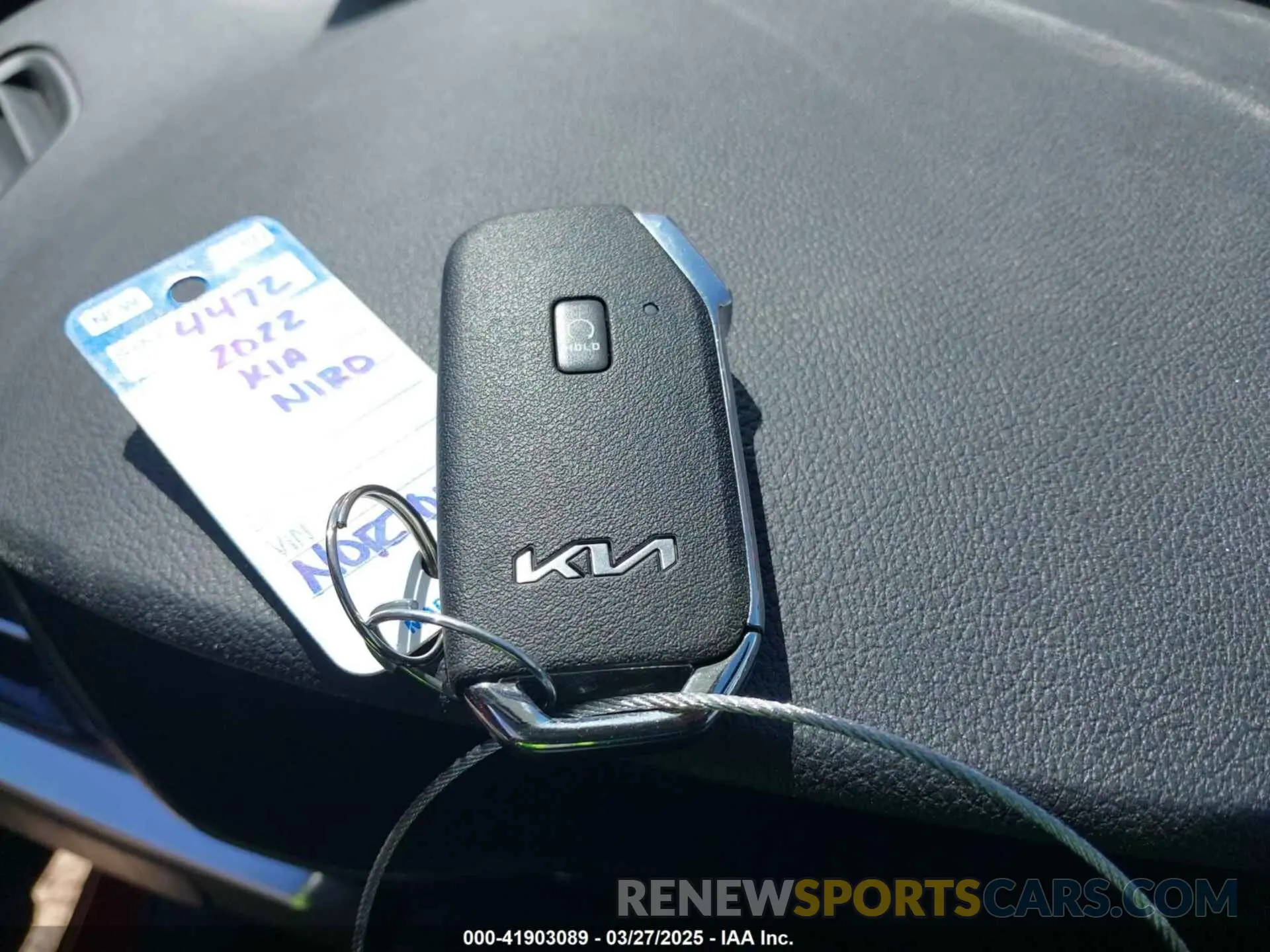 11 fotografías del automóvil dañado KNDCE3LG5N5146588 KIA NIRO EV 2022