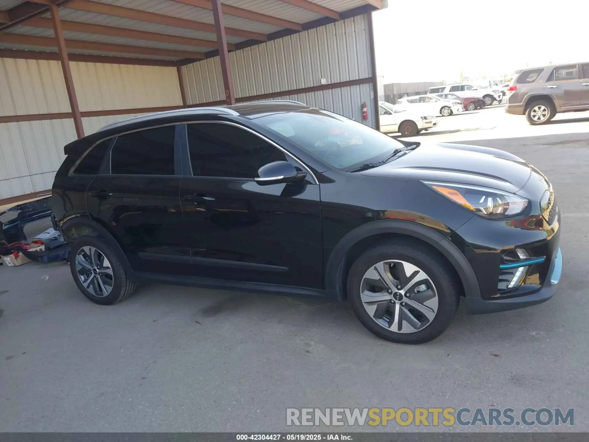 14 fotografías del automóvil dañado KNDCE3LG8N5134984 KIA NIRO EV 2022