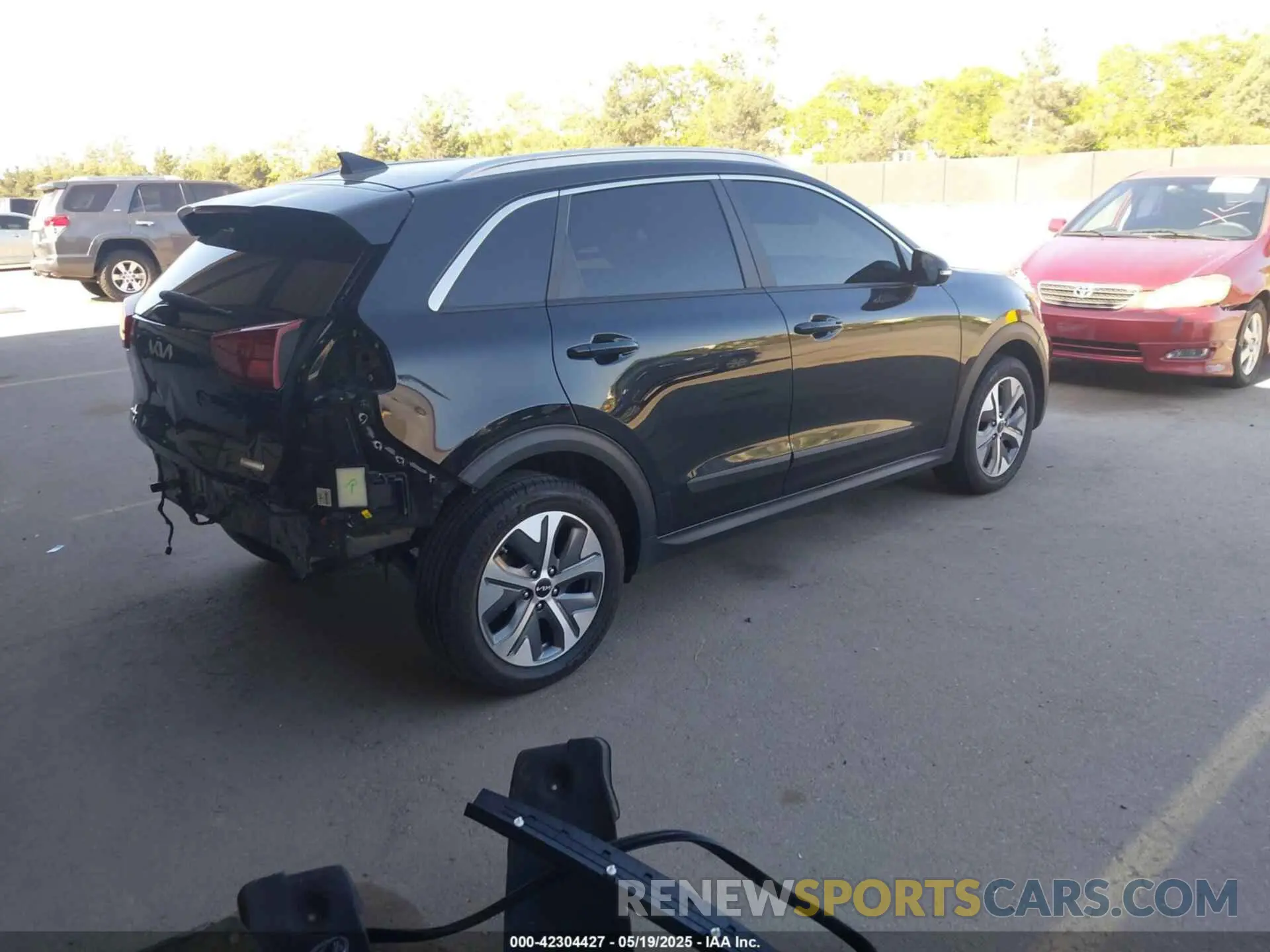 4 fotografías del automóvil dañado KNDCE3LG8N5134984 KIA NIRO EV 2022