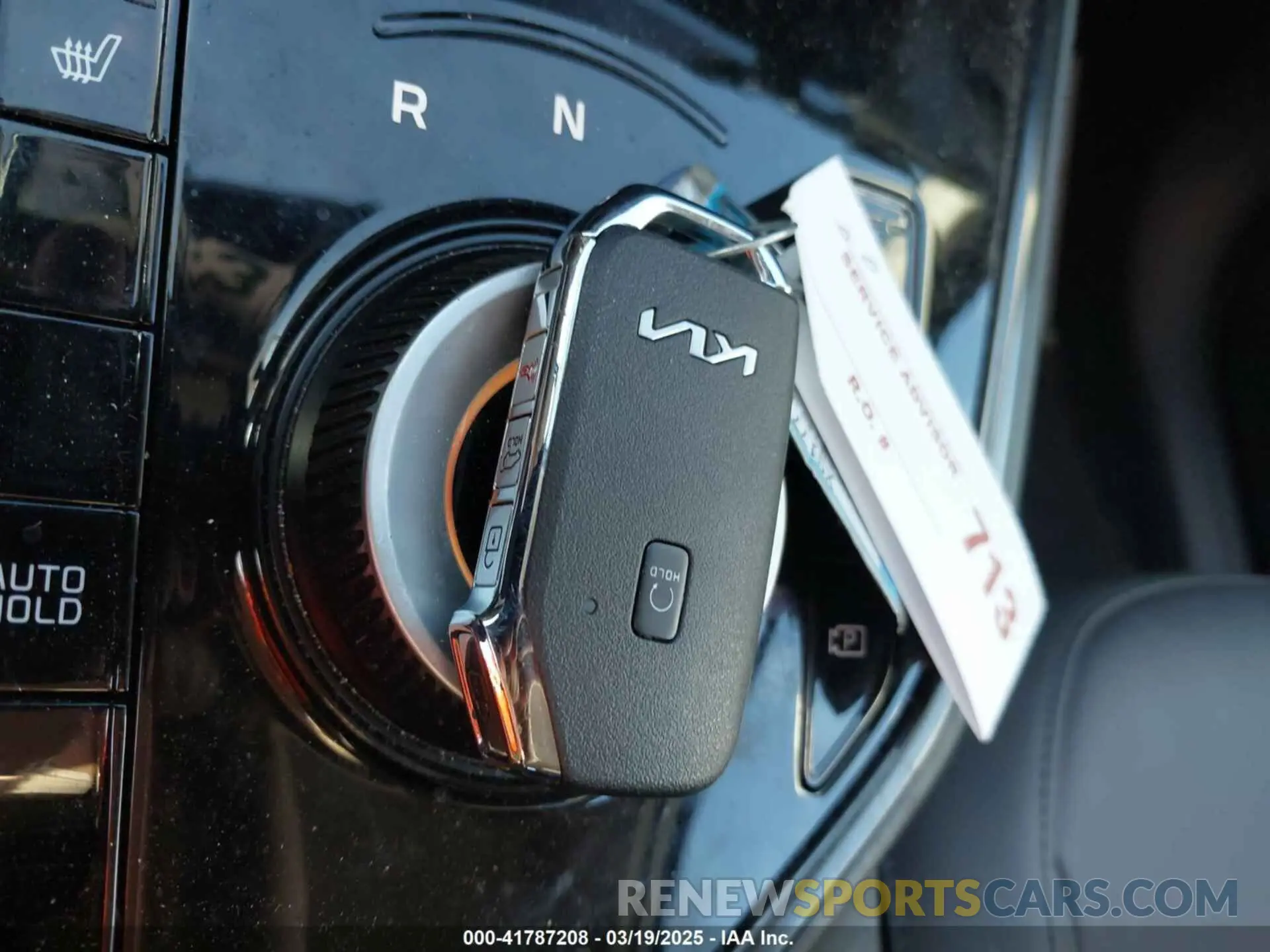 11 fotografías del automóvil dañado KNDCR3L17P5041943 KIA NIRO EV 2023