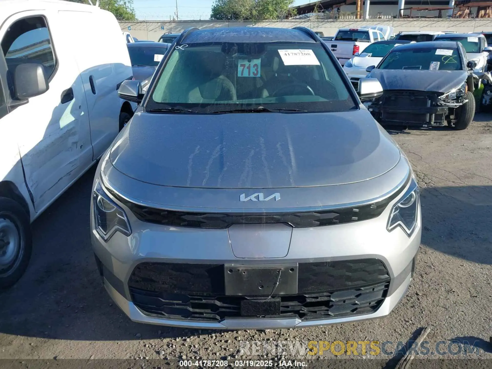 12 fotografías del automóvil dañado KNDCR3L17P5041943 KIA NIRO EV 2023