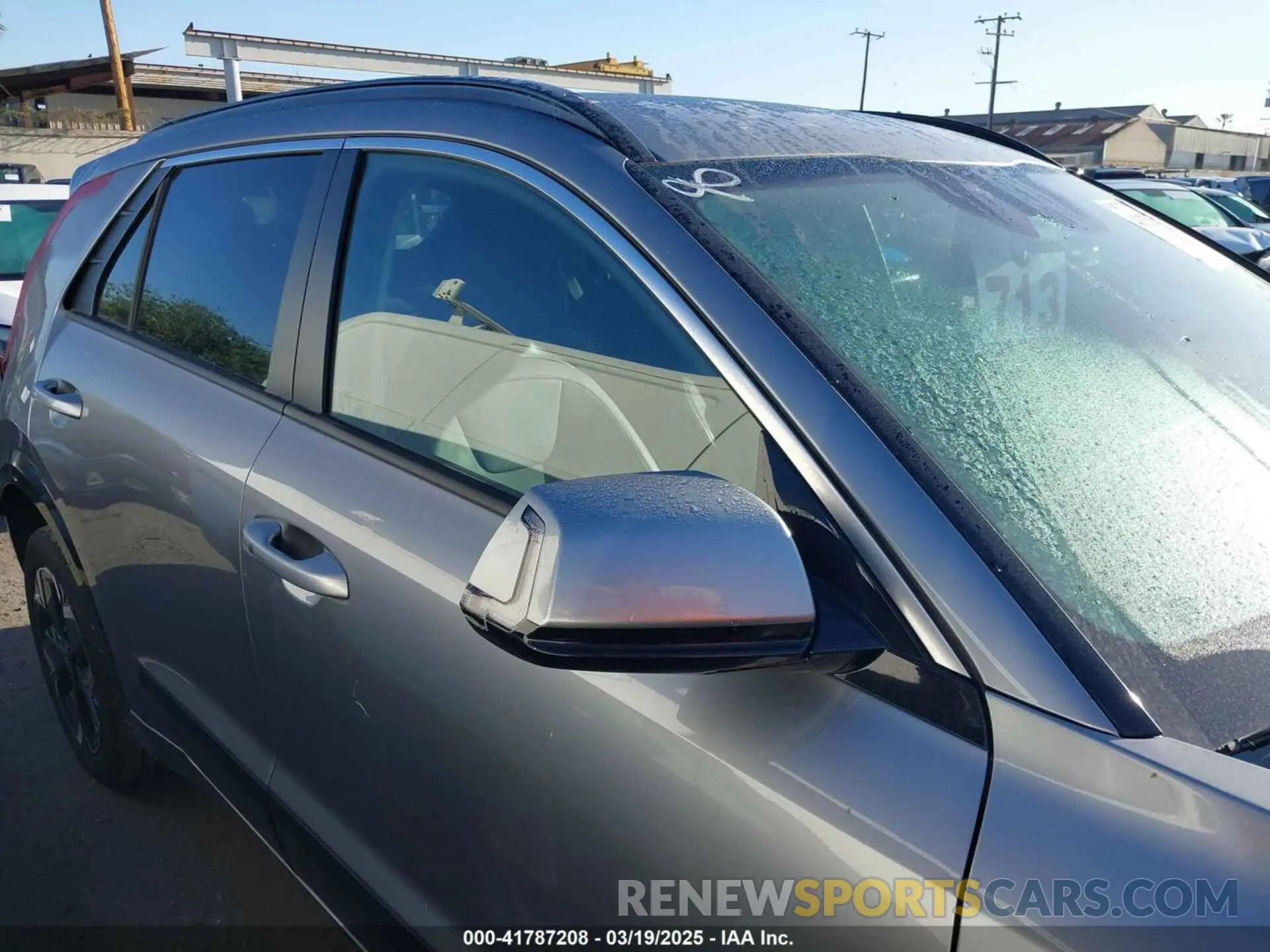 13 fotografías del automóvil dañado KNDCR3L17P5041943 KIA NIRO EV 2023