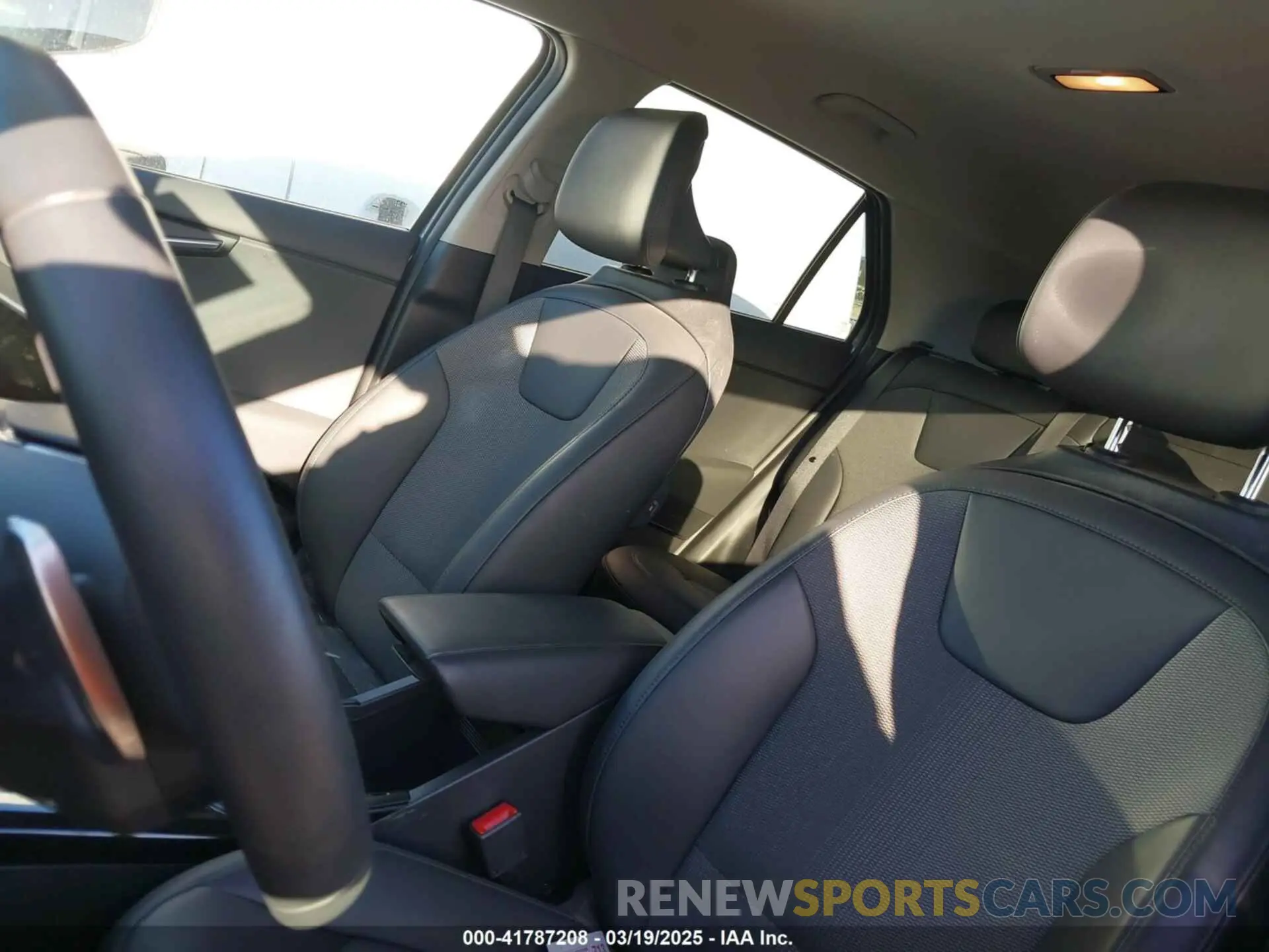20 fotografías del automóvil dañado KNDCR3L17P5041943 KIA NIRO EV 2023
