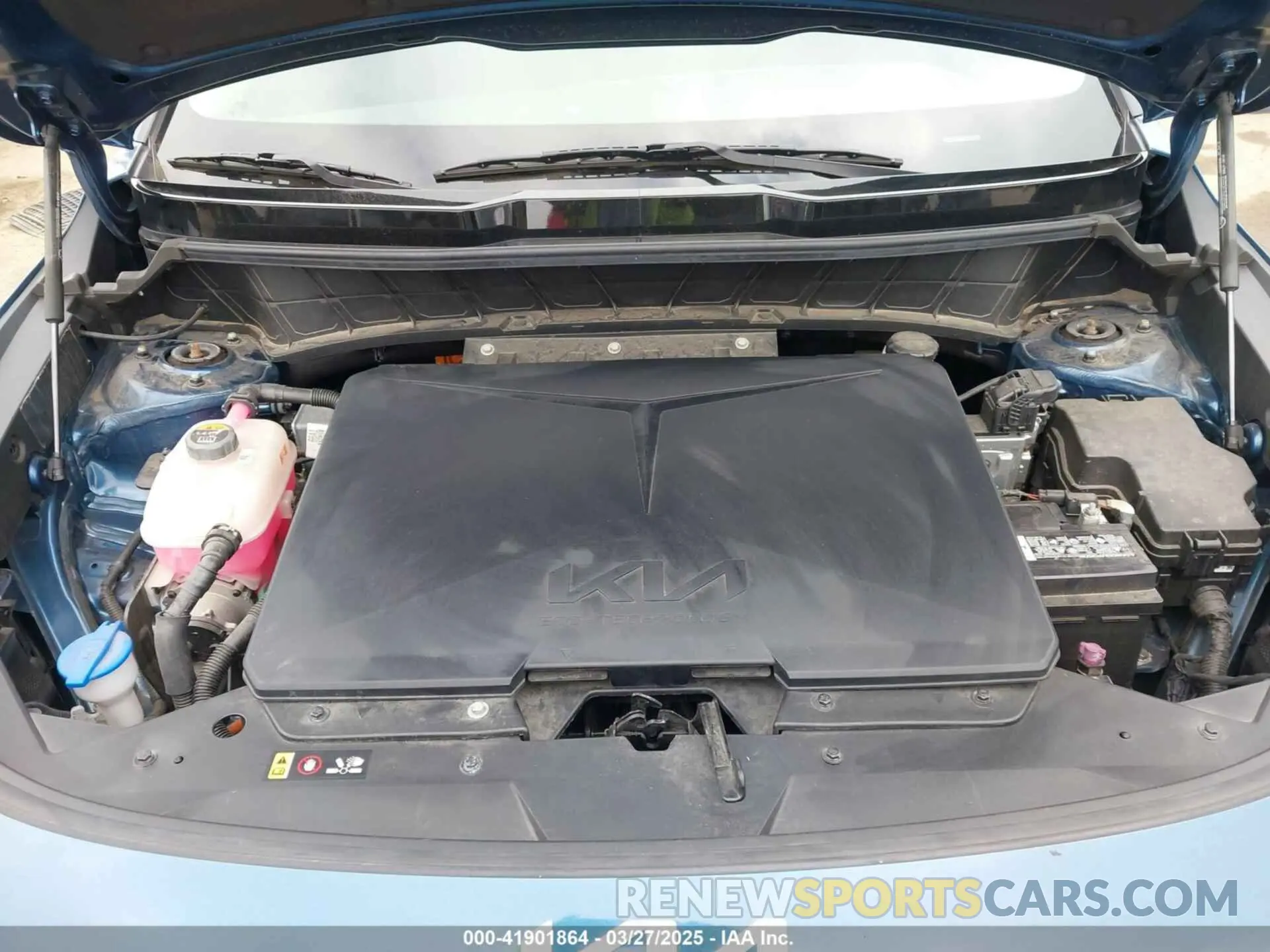 10 fotografías del automóvil dañado KNDCR3L18P5038761 KIA NIRO EV 2023