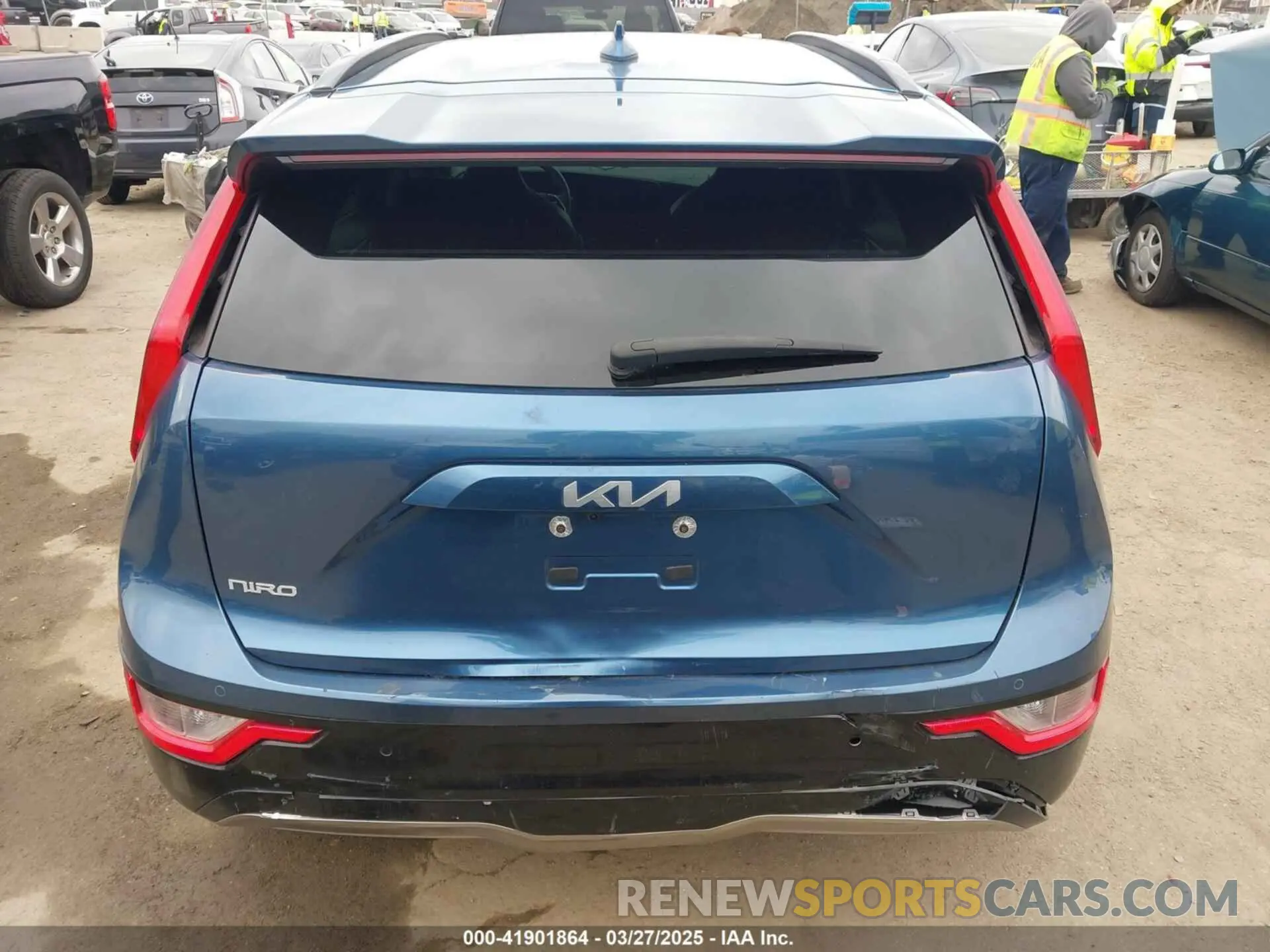 16 fotografías del automóvil dañado KNDCR3L18P5038761 KIA NIRO EV 2023