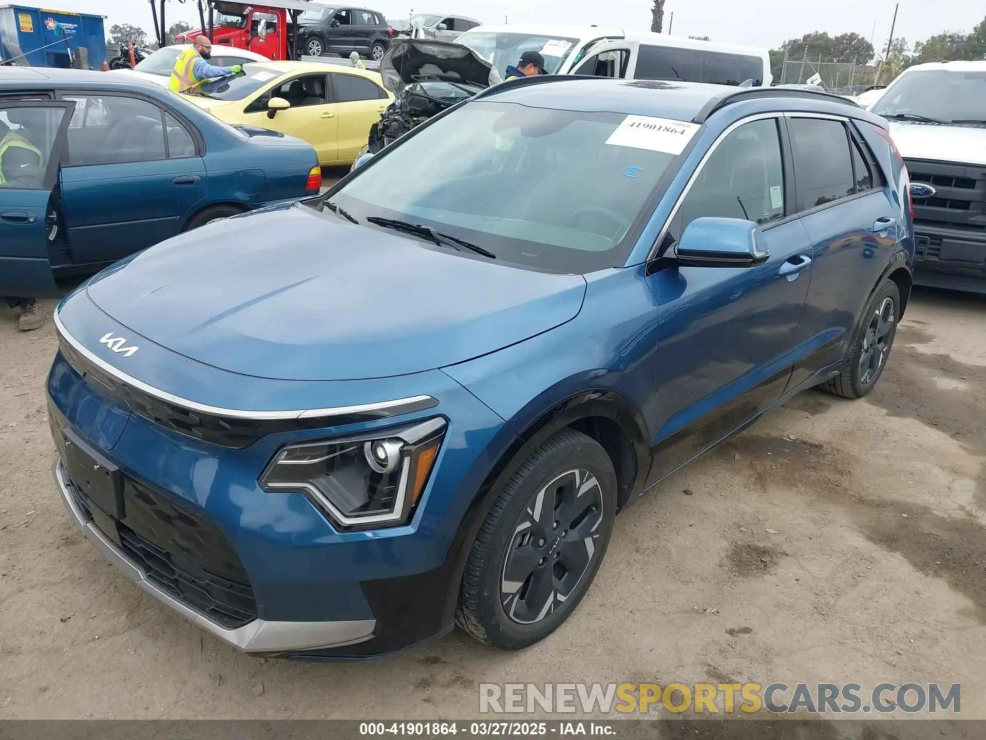 2 fotografías del automóvil dañado KNDCR3L18P5038761 KIA NIRO EV 2023