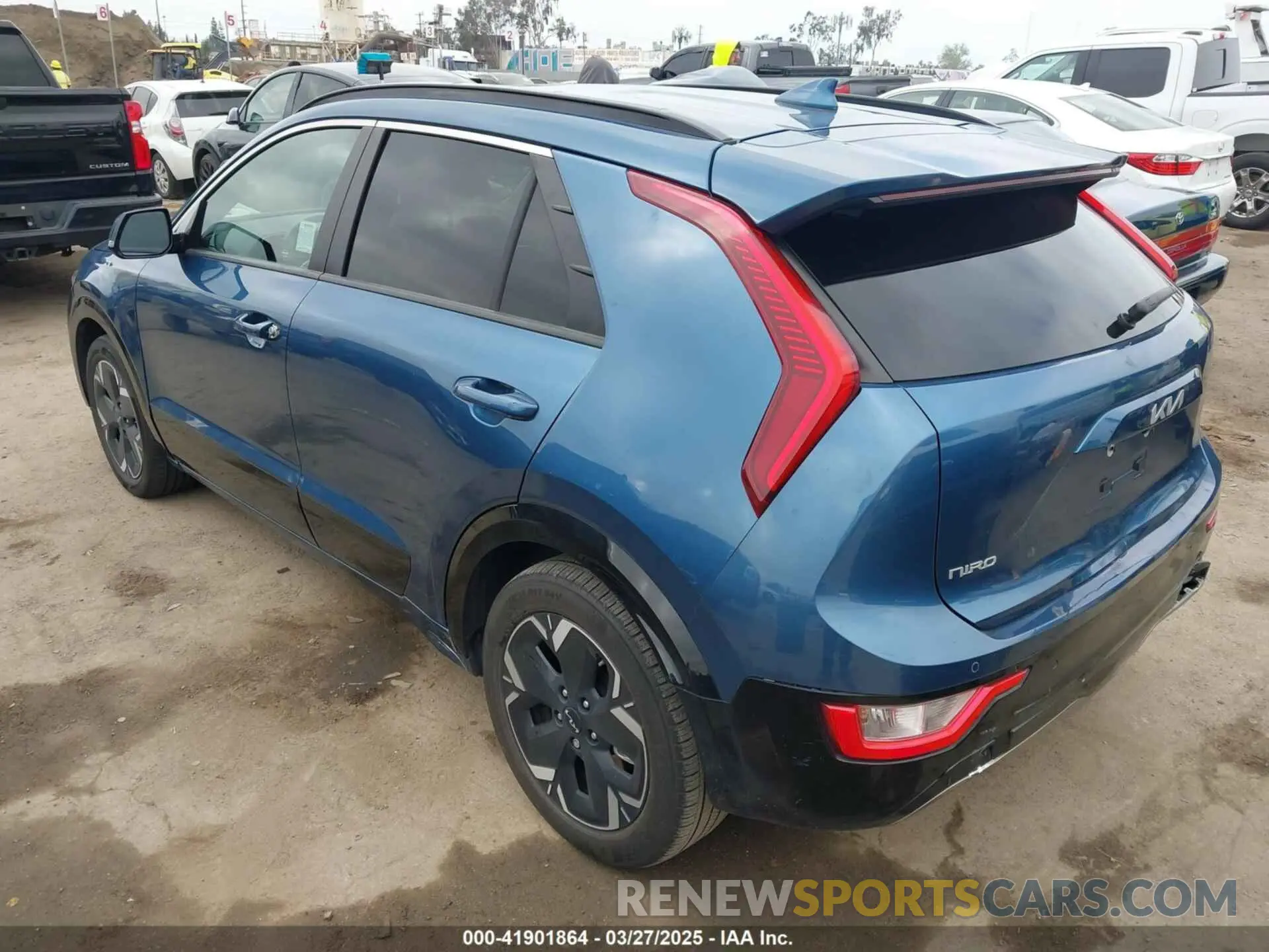 3 fotografías del automóvil dañado KNDCR3L18P5038761 KIA NIRO EV 2023