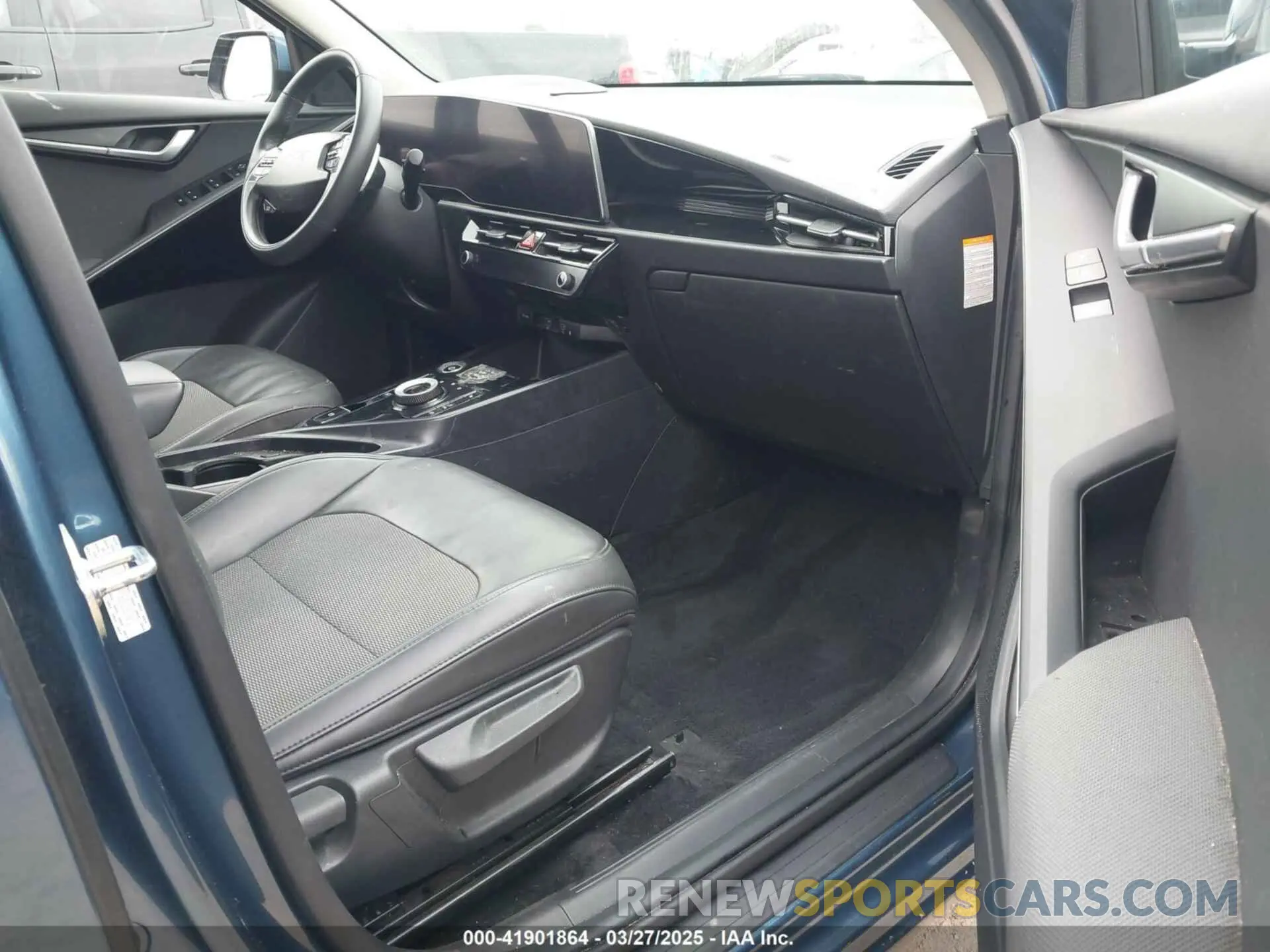 5 fotografías del automóvil dañado KNDCR3L18P5038761 KIA NIRO EV 2023