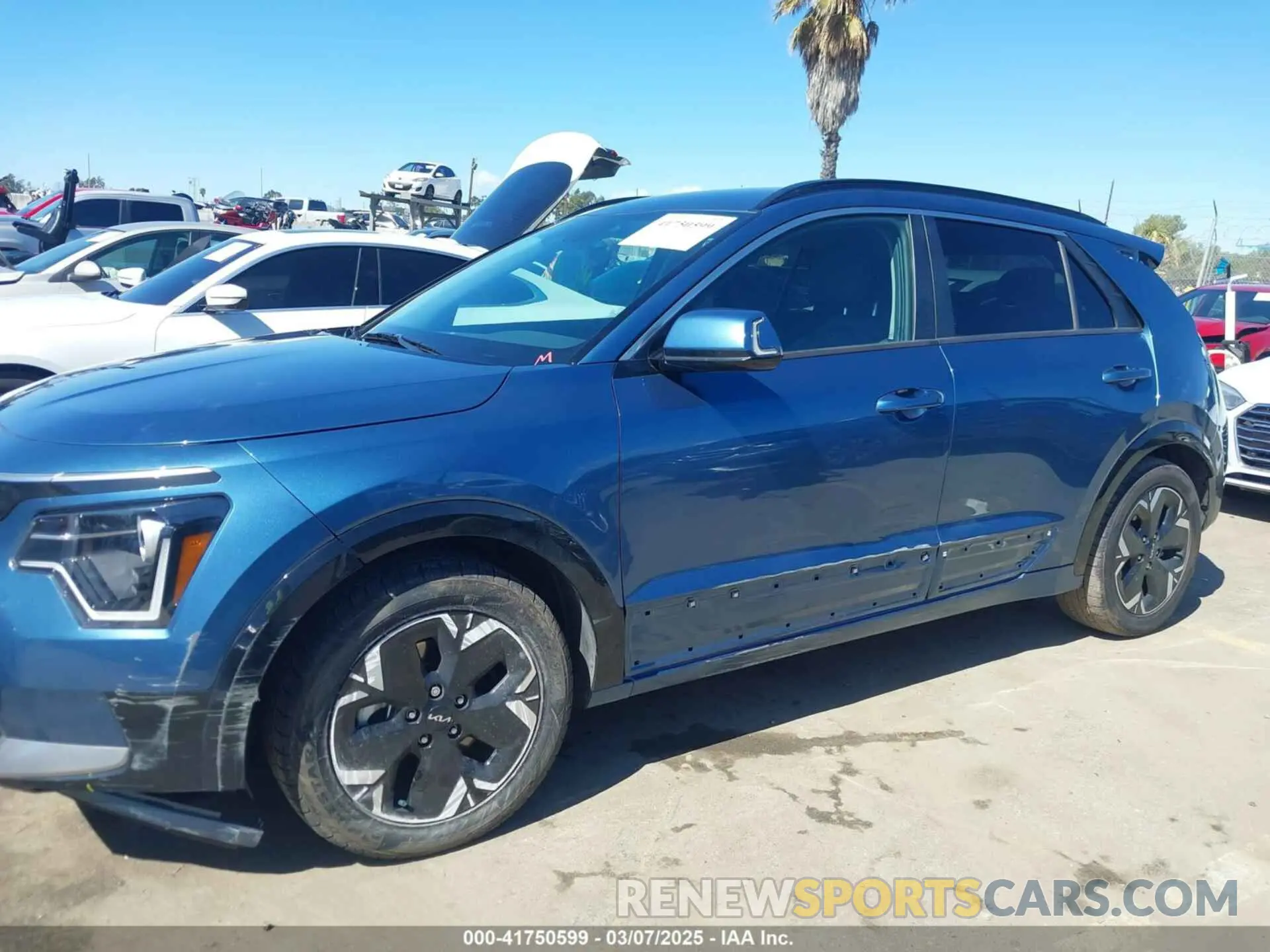 15 fotografías del automóvil dañado KNDCR3L19P5038753 KIA NIRO EV 2023