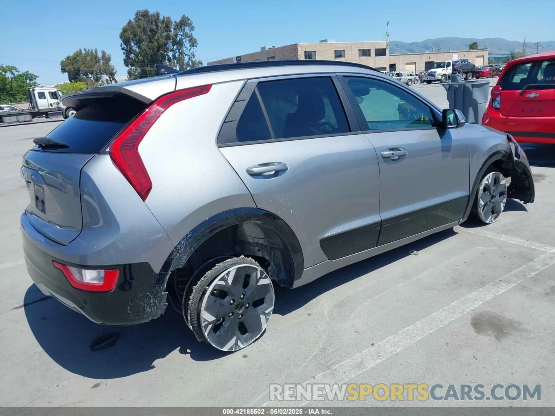4 fotografías del automóvil dañado KNDCR3L13R5082380 KIA NIRO EV 2024