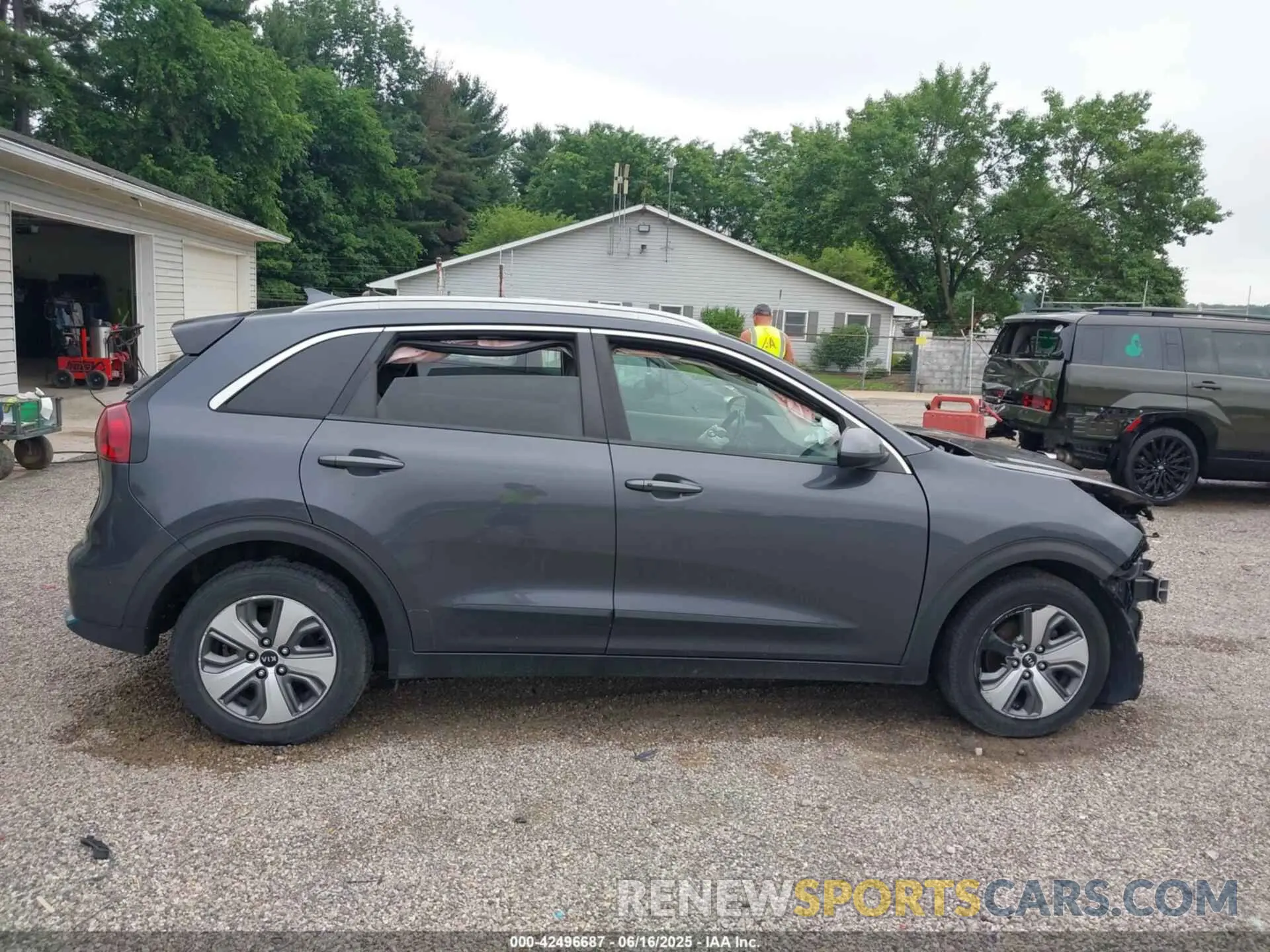 14 fotografías del automóvil dañado KNDCM3LD1K5266201 KIA NIRO PLUG-IN HYBRID 2019