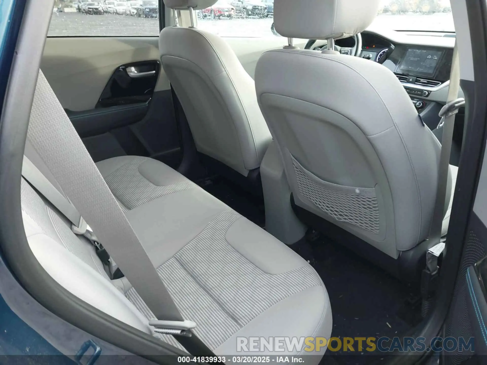 8 fotografías del automóvil dañado KNDCM3LD8L5443876 KIA NIRO PLUG-IN HYBRID 2020