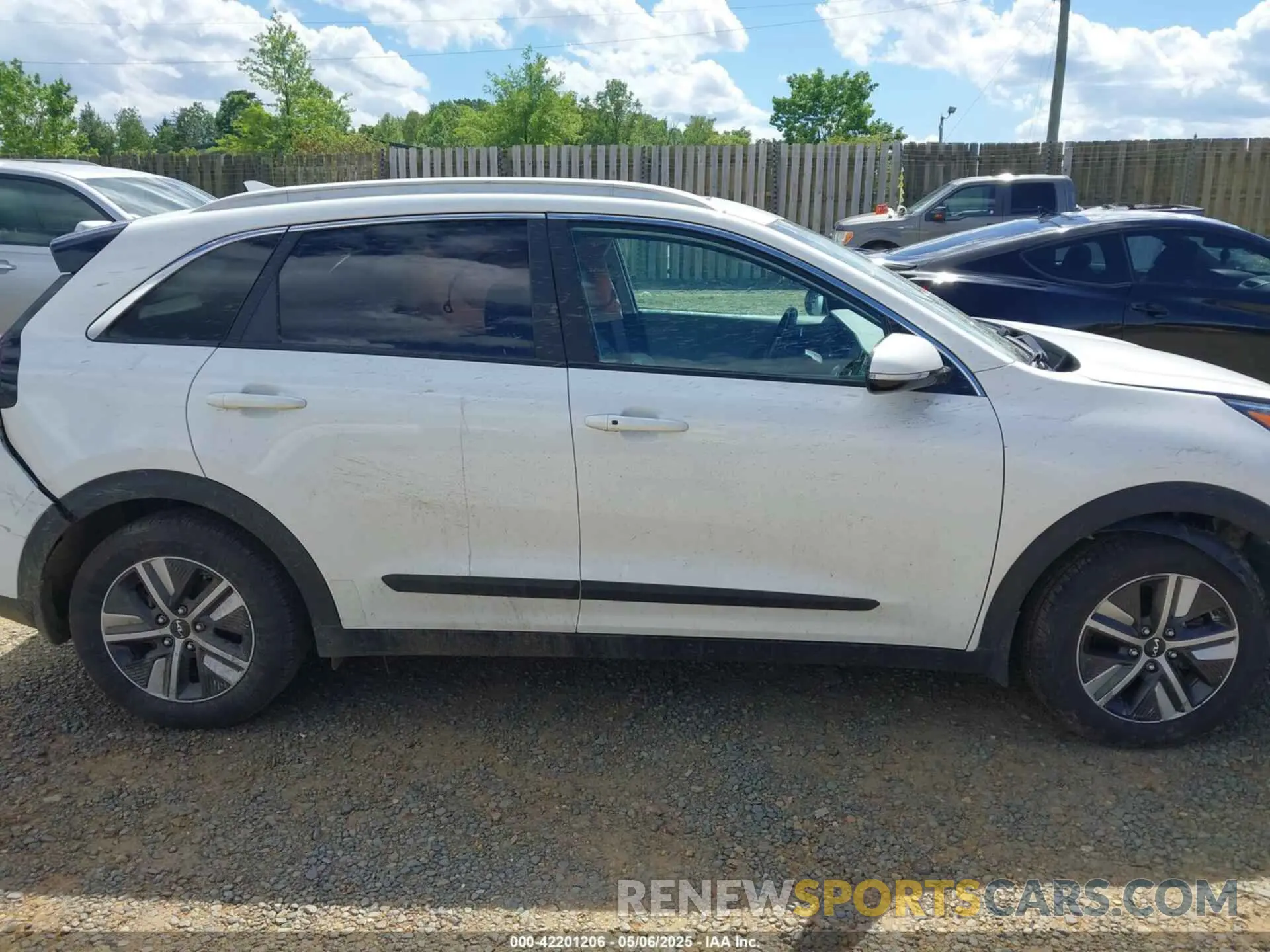 13 fotografías del automóvil dañado KNDCC3LD9N5504948 KIA NIRO PLUG-IN HYBRID 2022