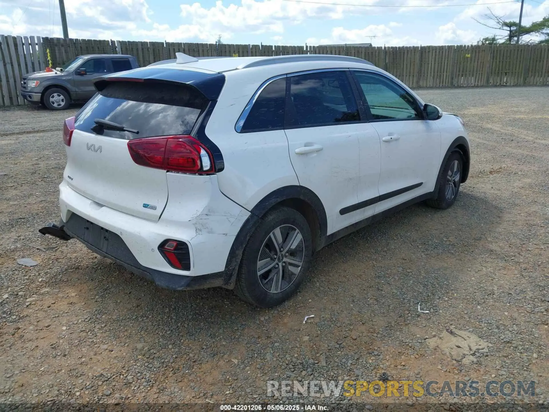 4 fotografías del automóvil dañado KNDCC3LD9N5504948 KIA NIRO PLUG-IN HYBRID 2022