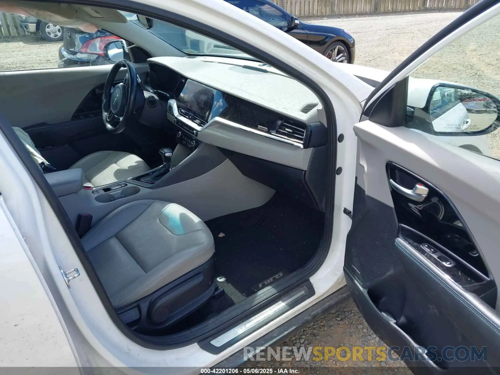 5 fotografías del automóvil dañado KNDCC3LD9N5504948 KIA NIRO PLUG-IN HYBRID 2022