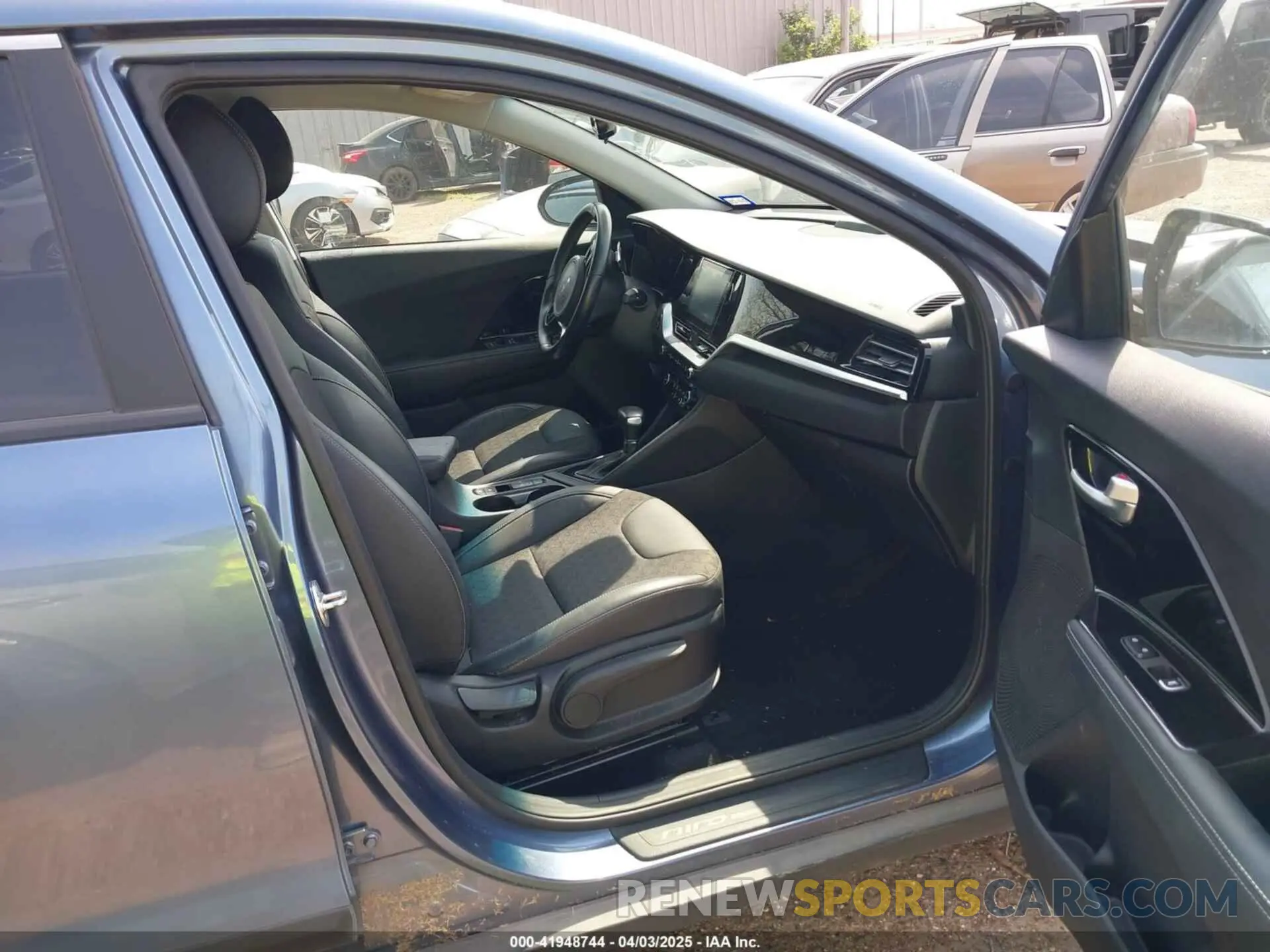 5 fotografías del automóvil dañado KNDCD3LD4N5538227 KIA NIRO PLUG-IN HYBRID 2022