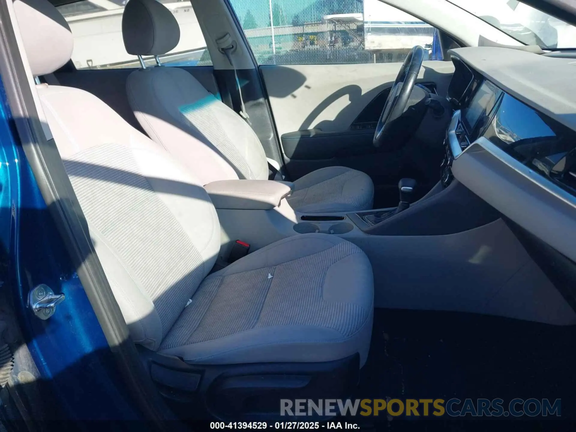 5 fotografías del automóvil dañado KNDCM3LD4N5499400 KIA NIRO PLUG-IN HYBRID 2022