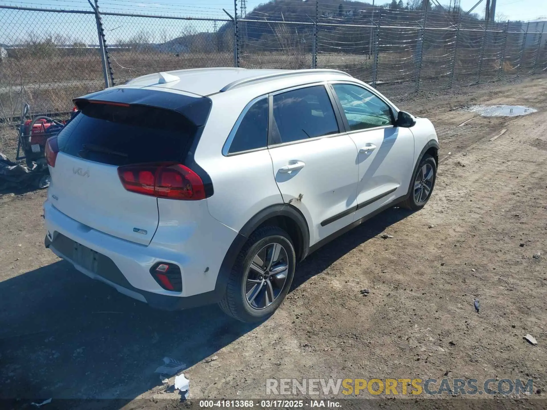 4 fotografías del automóvil dañado KNDCM3LD7N5518599 KIA NIRO PLUG-IN HYBRID 2022