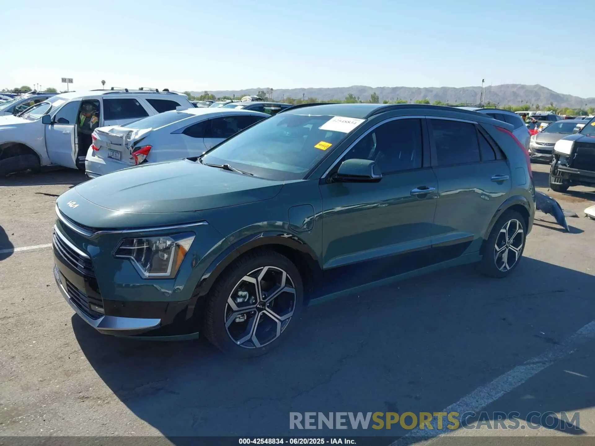 2 fotografías del automóvil dañado KNDCR3LF9P5056696 KIA NIRO PLUG-IN HYBRID 2023