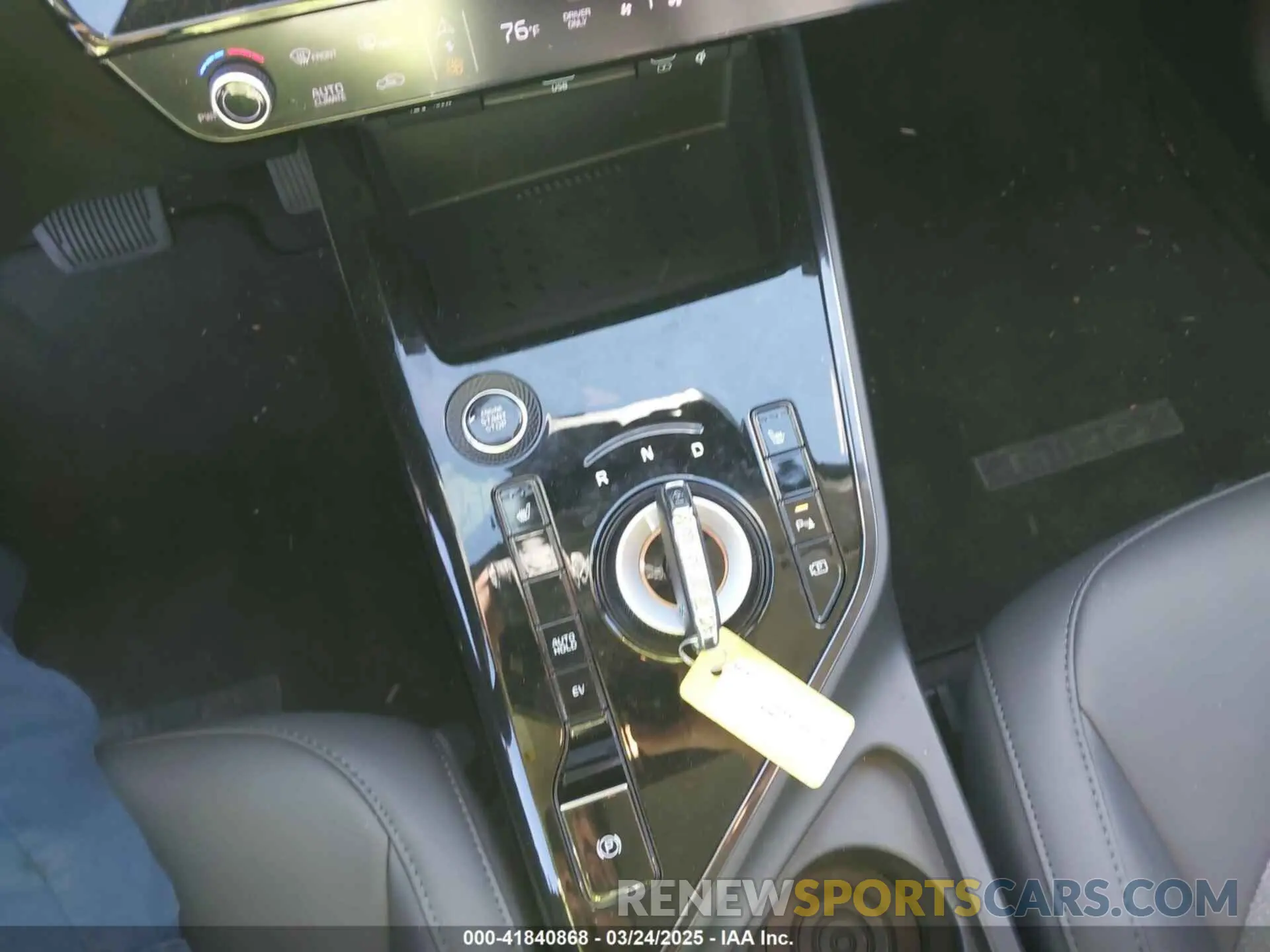 11 fotografías del automóvil dañado KNDCS3LF8R5171202 KIA NIRO PLUG-IN HYBRID 2024