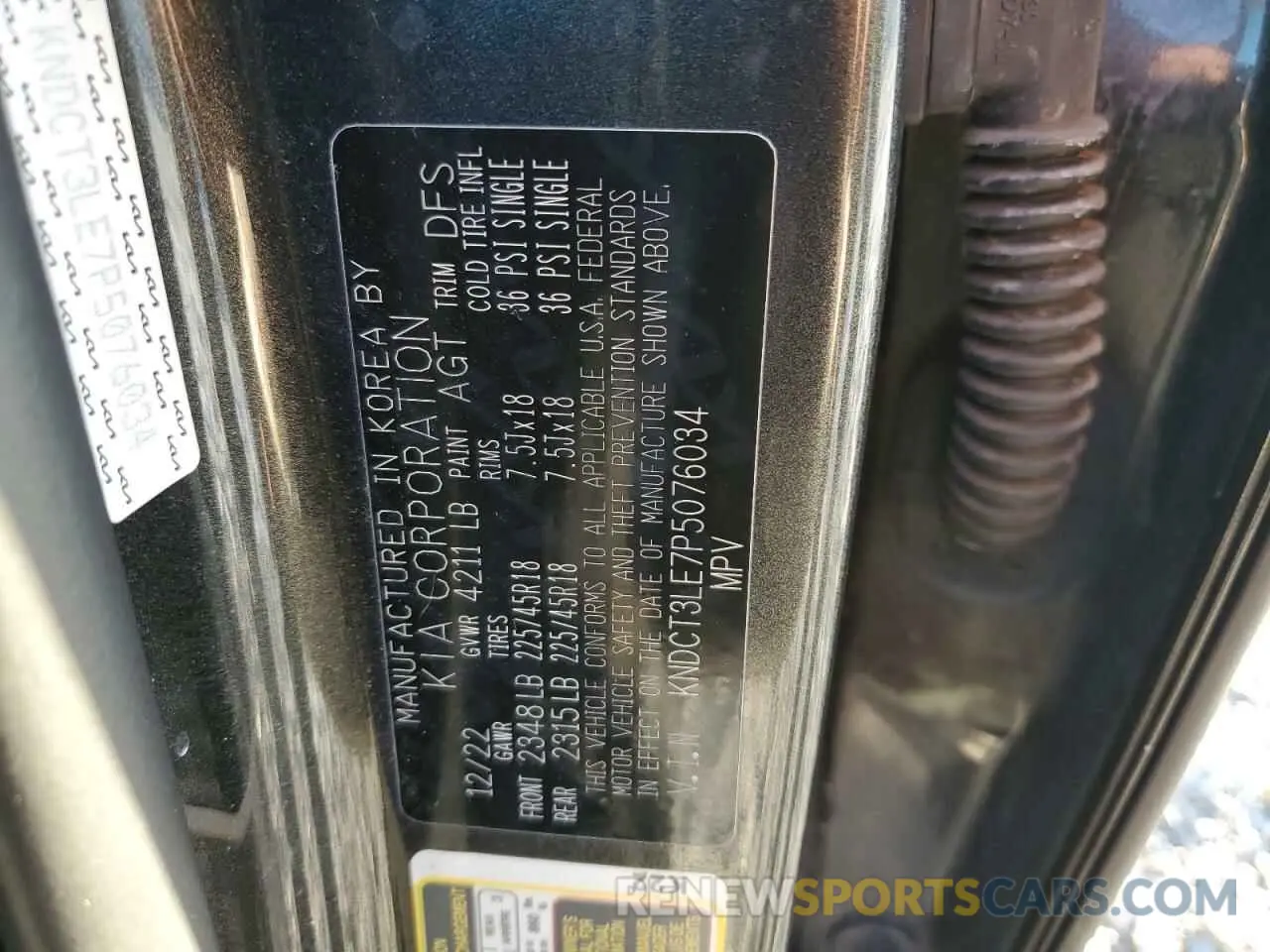 13 fotografías del automóvil dañado KNDCT3LE7P5076034 KIA NIRO SX 2023