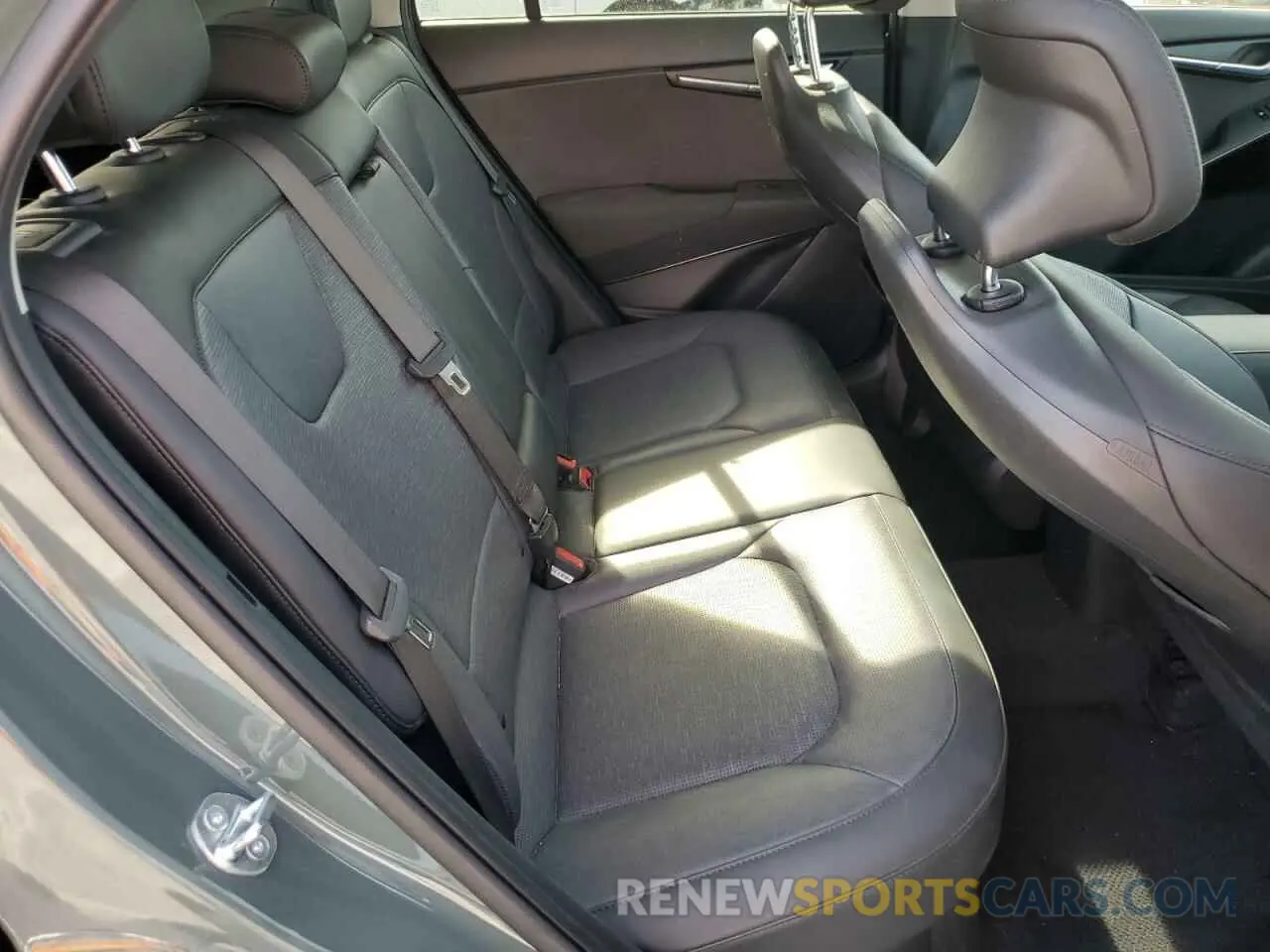 12 fotografías del automóvil dañado KNDCT3LE7P5107900 KIA NIRO SX 2023
