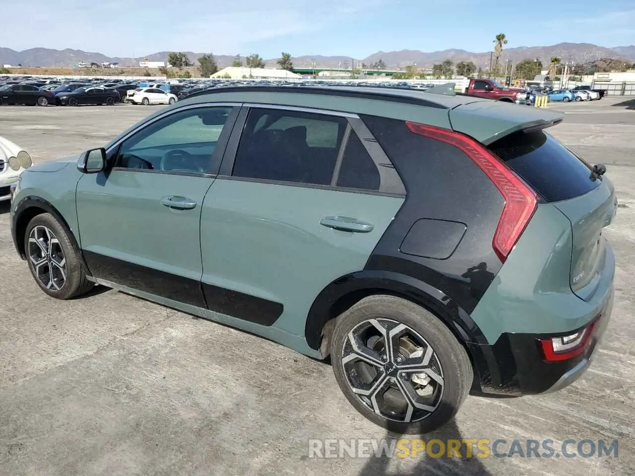 2 fotografías del automóvil dañado KNDCT3LE7P5107900 KIA NIRO SX 2023