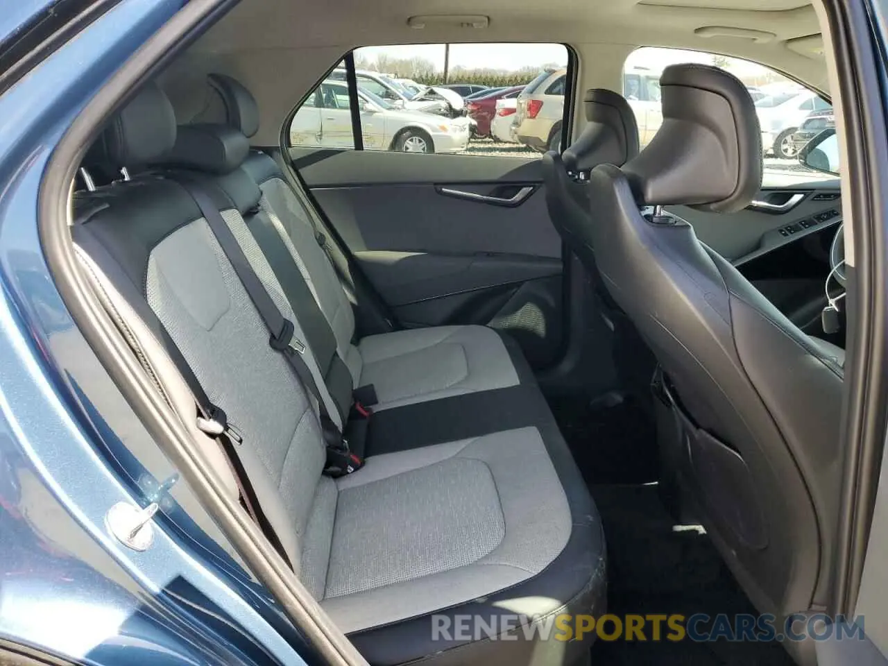 10 fotografías del automóvil dañado KNDCT3LEXS5235850 KIA NIRO SX 2025
