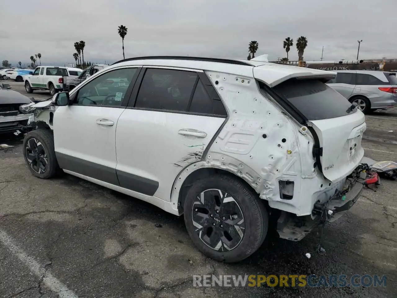 2 fotografías del automóvil dañado KNDCT3L14P5042288 KIA NIRO WAVE 2023