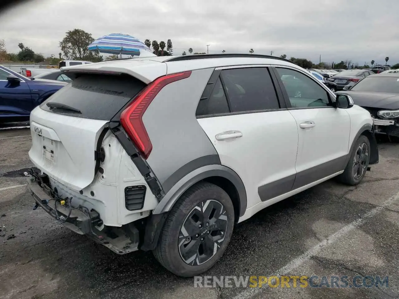 3 fotografías del automóvil dañado KNDCT3L14P5042288 KIA NIRO WAVE 2023