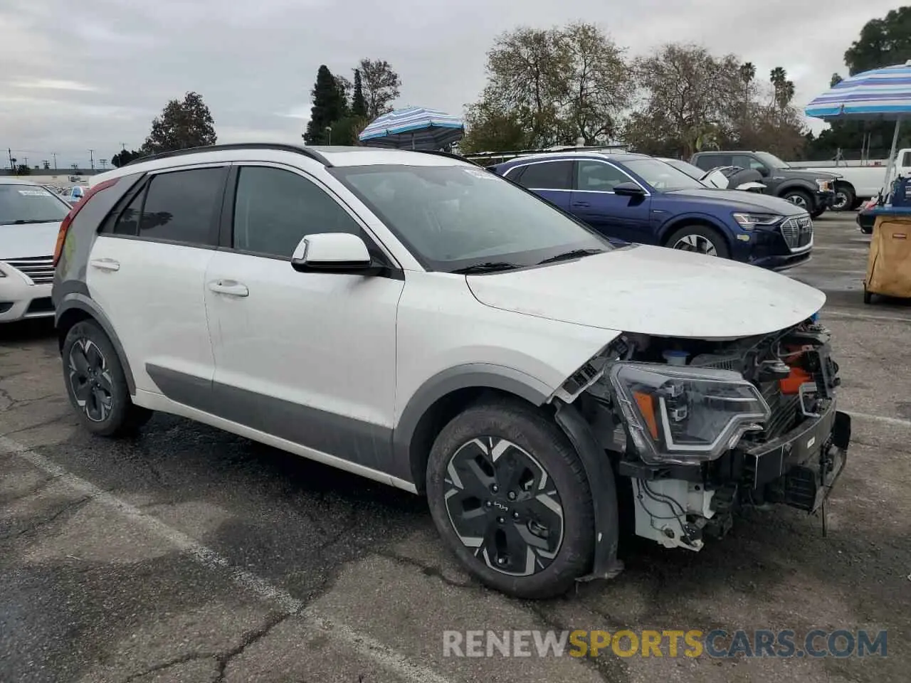 4 fotografías del automóvil dañado KNDCT3L14P5042288 KIA NIRO WAVE 2023