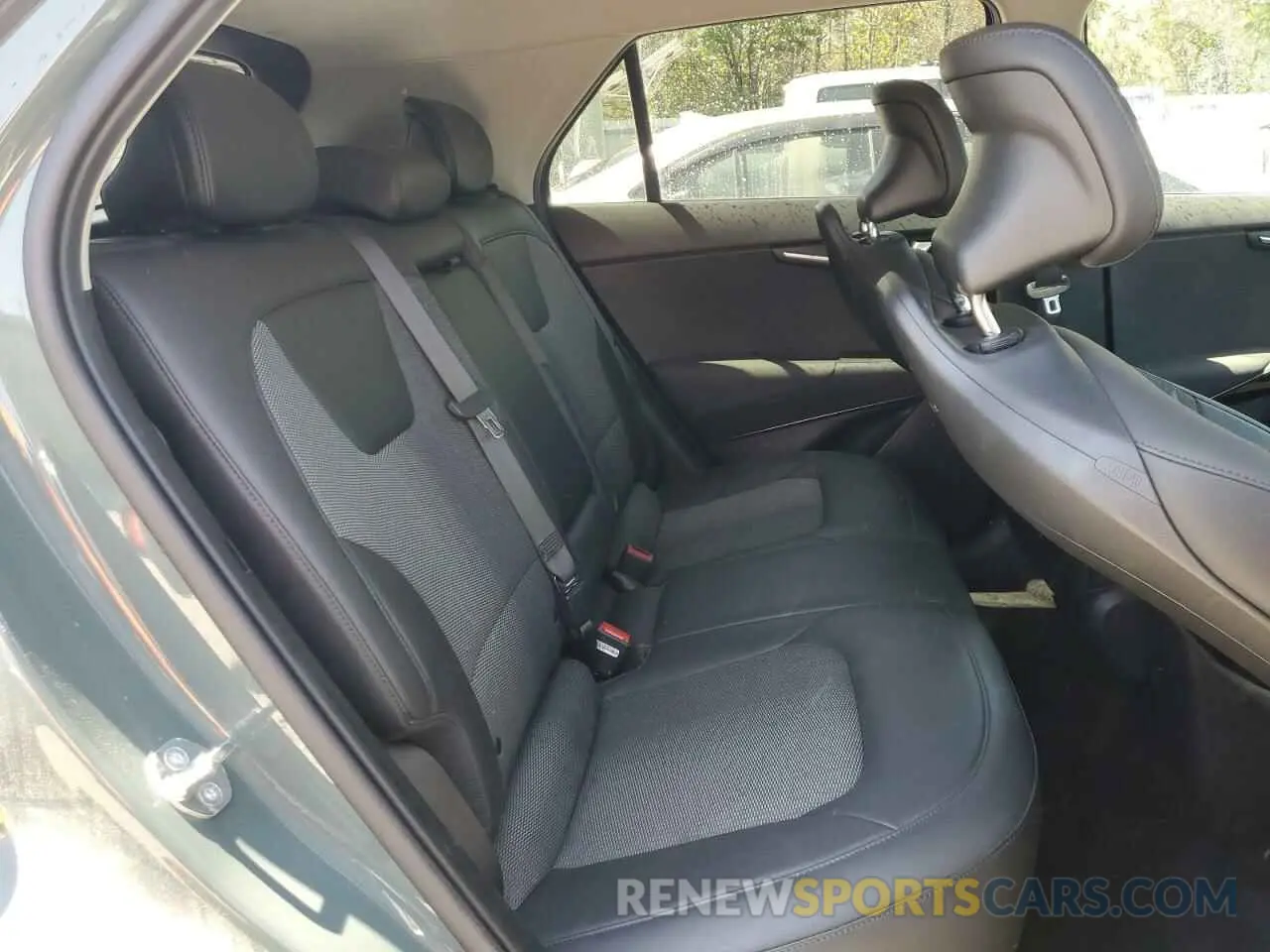 11 fotografías del automóvil dañado KNDCR3L10P5045204 KIA NIRO WIND 2023