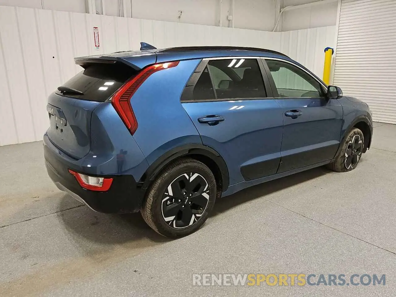3 fotografías del automóvil dañado KNDCR3L11P5045826 KIA NIRO WIND 2023