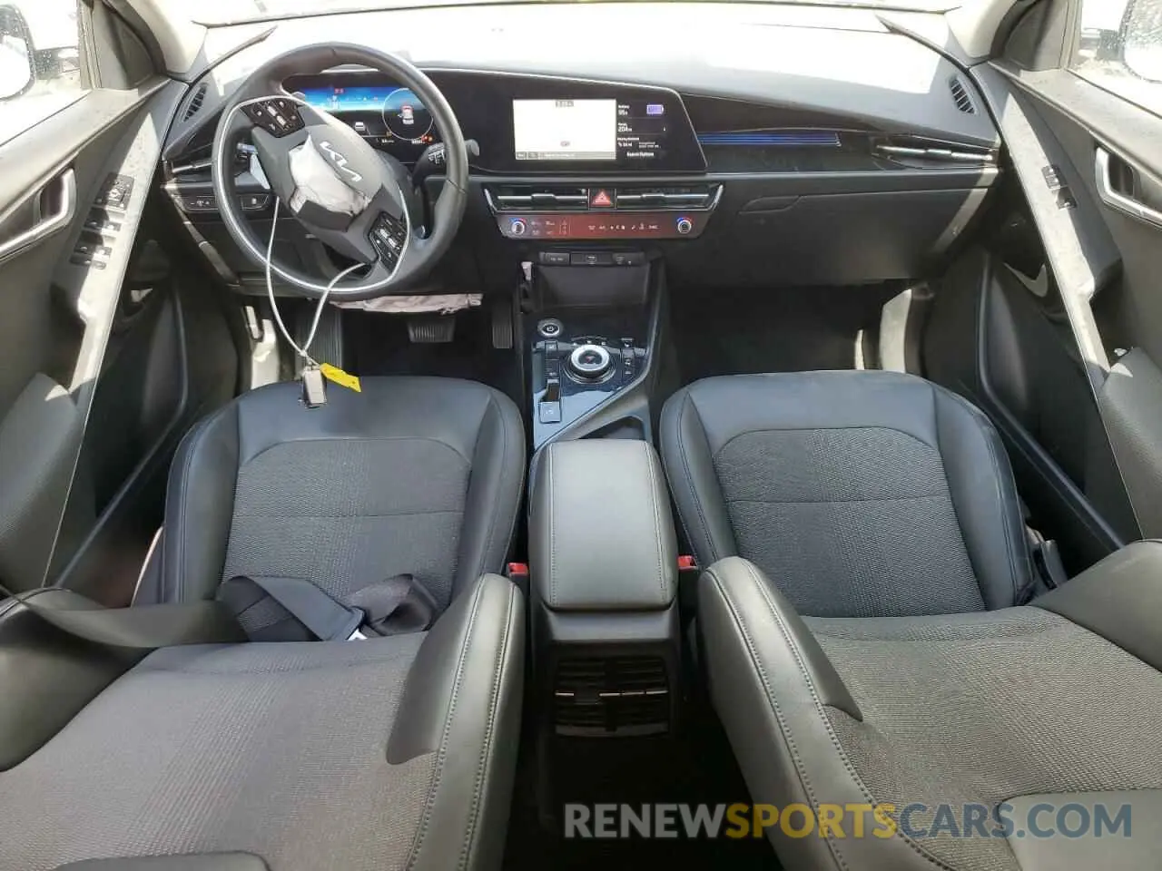 8 fotografías del automóvil dañado KNDCR3L12P5022863 KIA NIRO WIND 2023