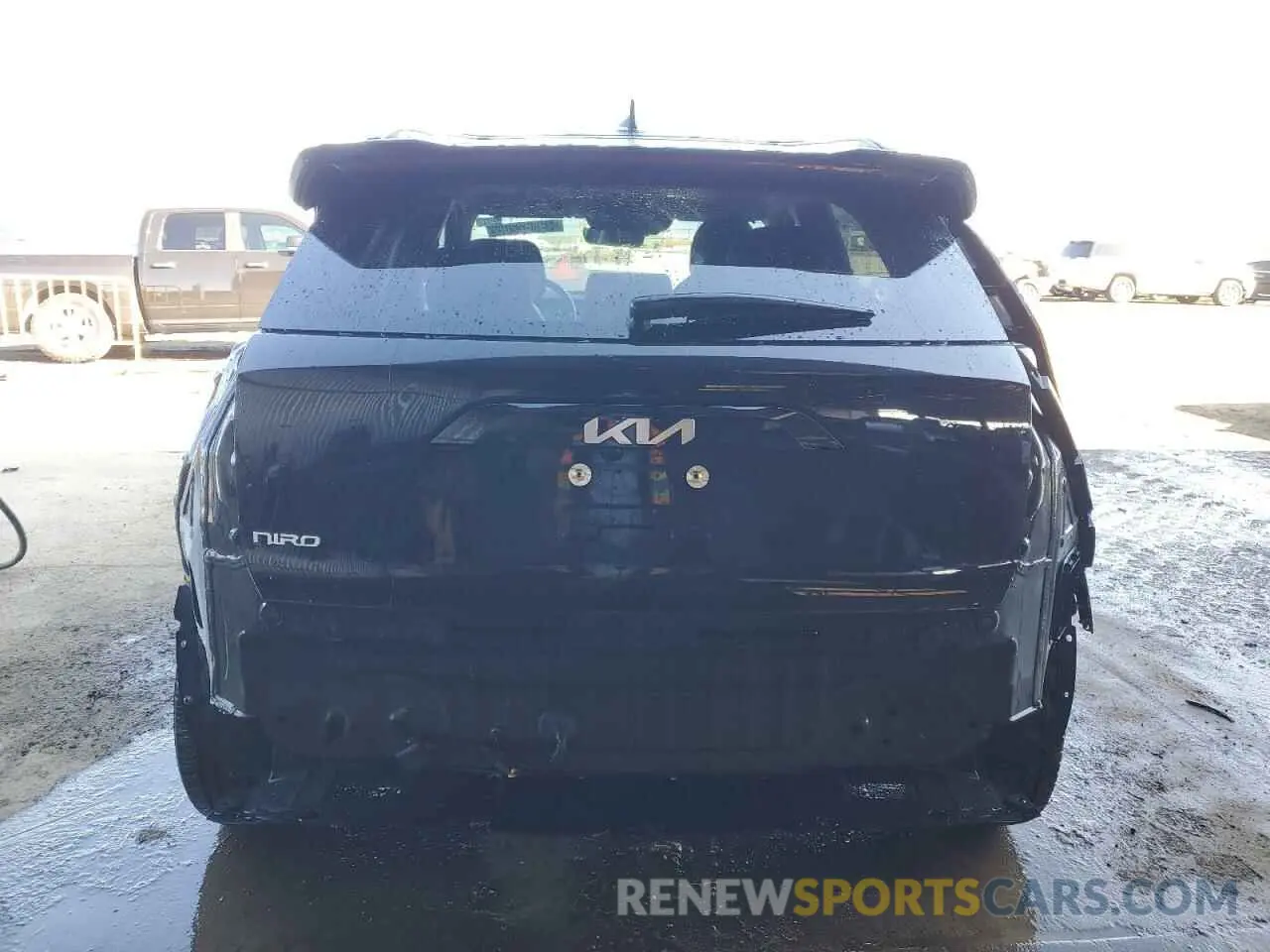 6 fotografías del automóvil dañado KNDCR3L12P5025830 KIA NIRO WIND 2023