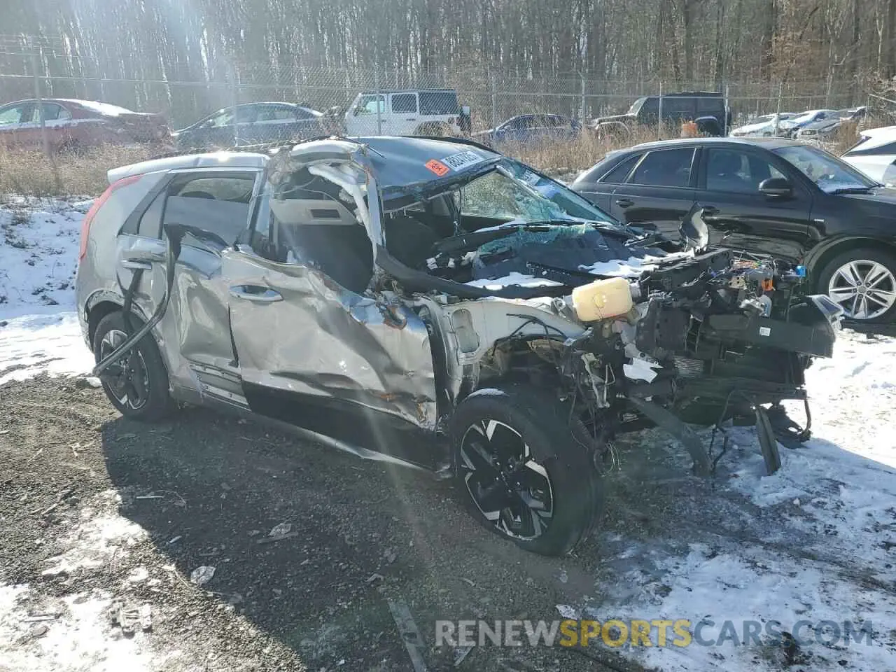 4 fotografías del automóvil dañado KNDCR3L12P5053630 KIA NIRO WIND 2023