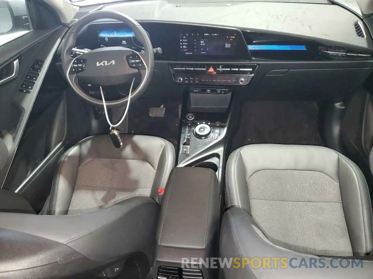8 fotografías del automóvil dañado KNDCR3L12P5073098 KIA NIRO WIND 2023