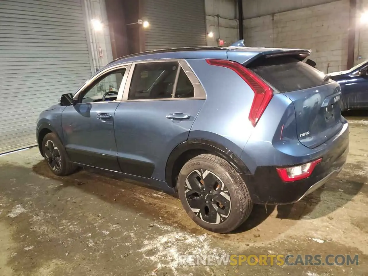 2 fotografías del automóvil dañado KNDCR3L13P5020457 KIA NIRO WIND 2023