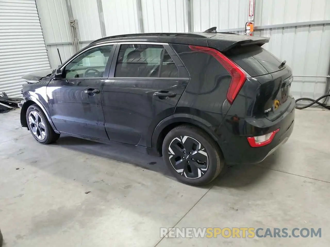 2 fotografías del automóvil dañado KNDCR3L13P5045987 KIA NIRO WIND 2023