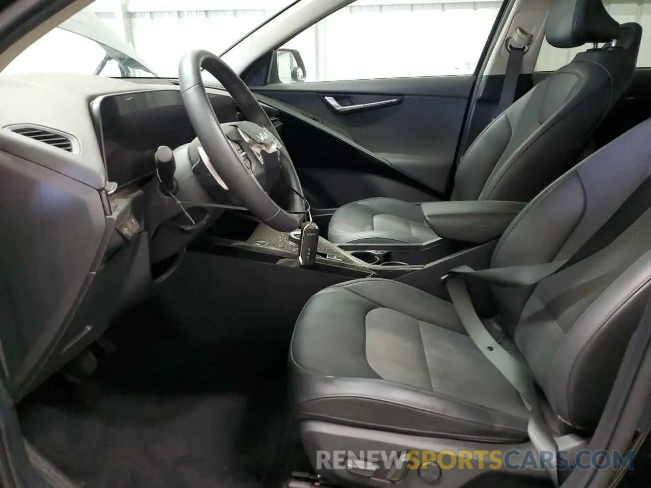 7 fotografías del automóvil dañado KNDCR3L13P5045987 KIA NIRO WIND 2023