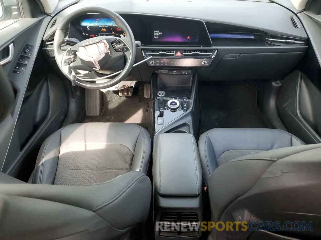 8 fotografías del automóvil dañado KNDCR3L13P5053930 KIA NIRO WIND 2023