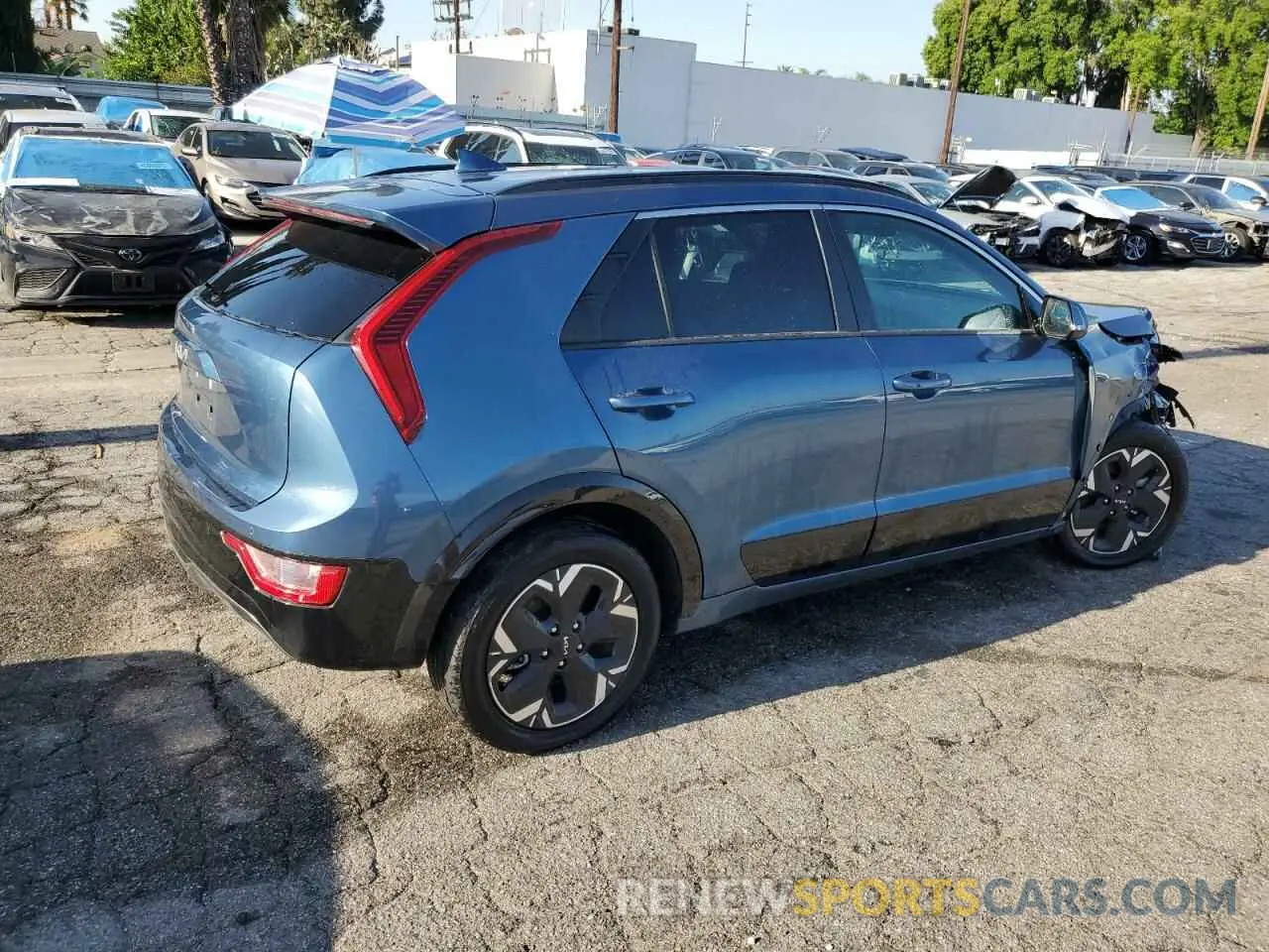 3 fotografías del automóvil dañado KNDCR3L15P5034098 KIA NIRO WIND 2023