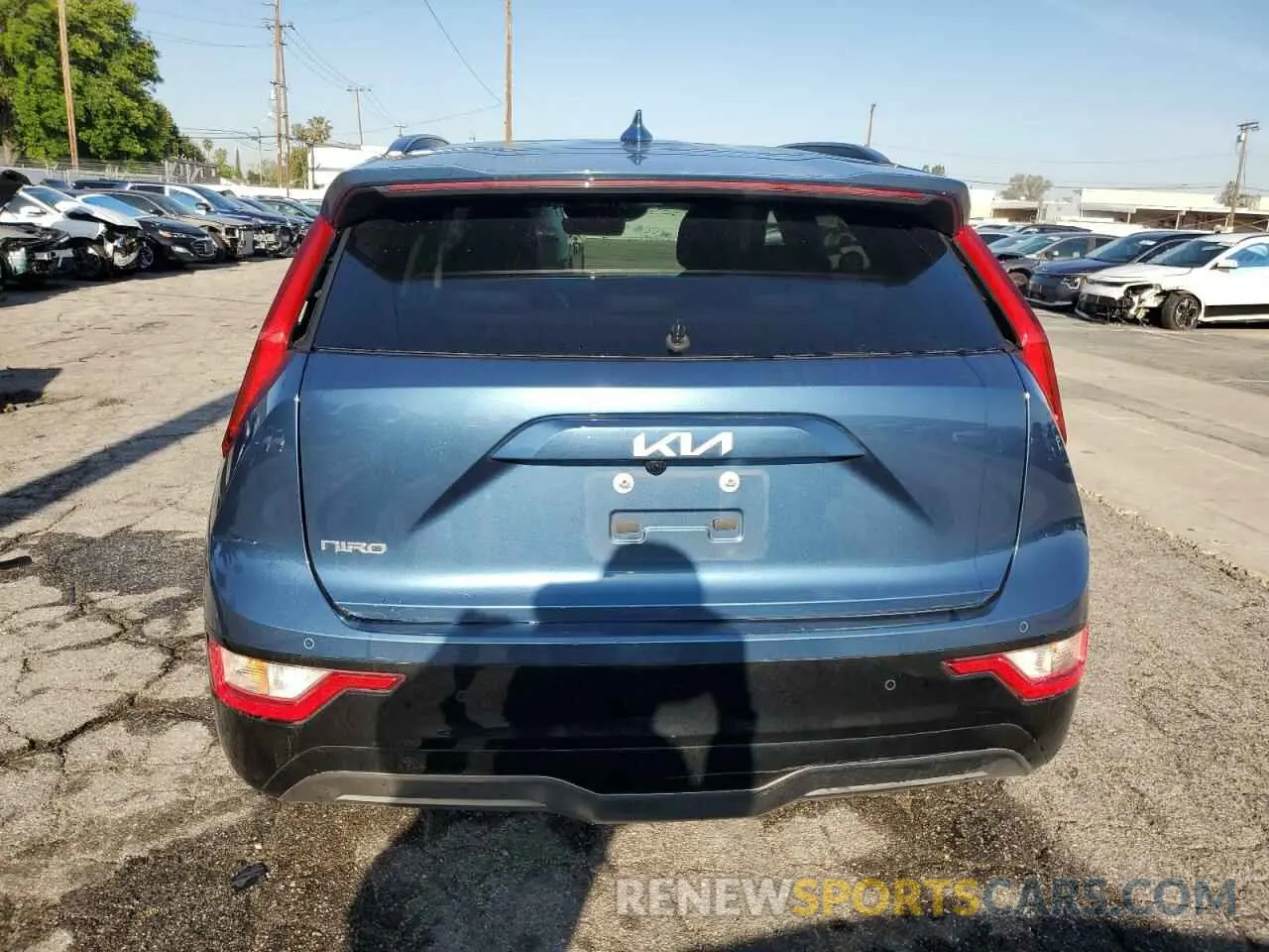 6 fotografías del automóvil dañado KNDCR3L15P5034098 KIA NIRO WIND 2023