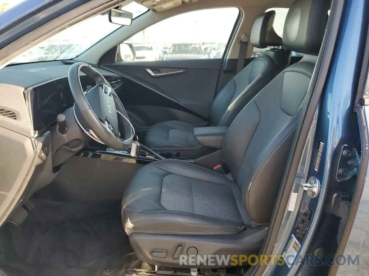 7 fotografías del automóvil dañado KNDCR3L15P5034098 KIA NIRO WIND 2023
