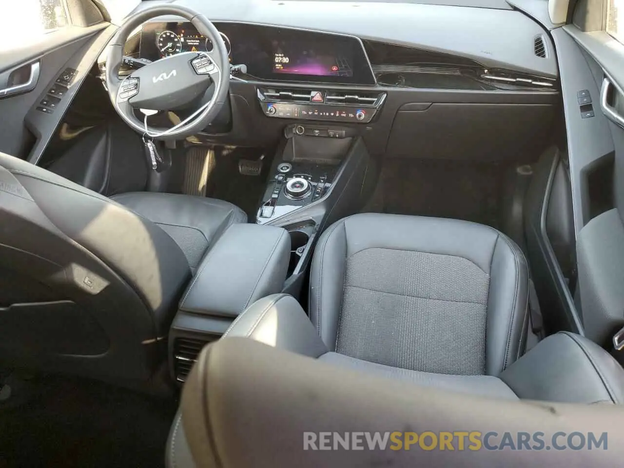 8 fotografías del automóvil dañado KNDCR3L15P5034098 KIA NIRO WIND 2023