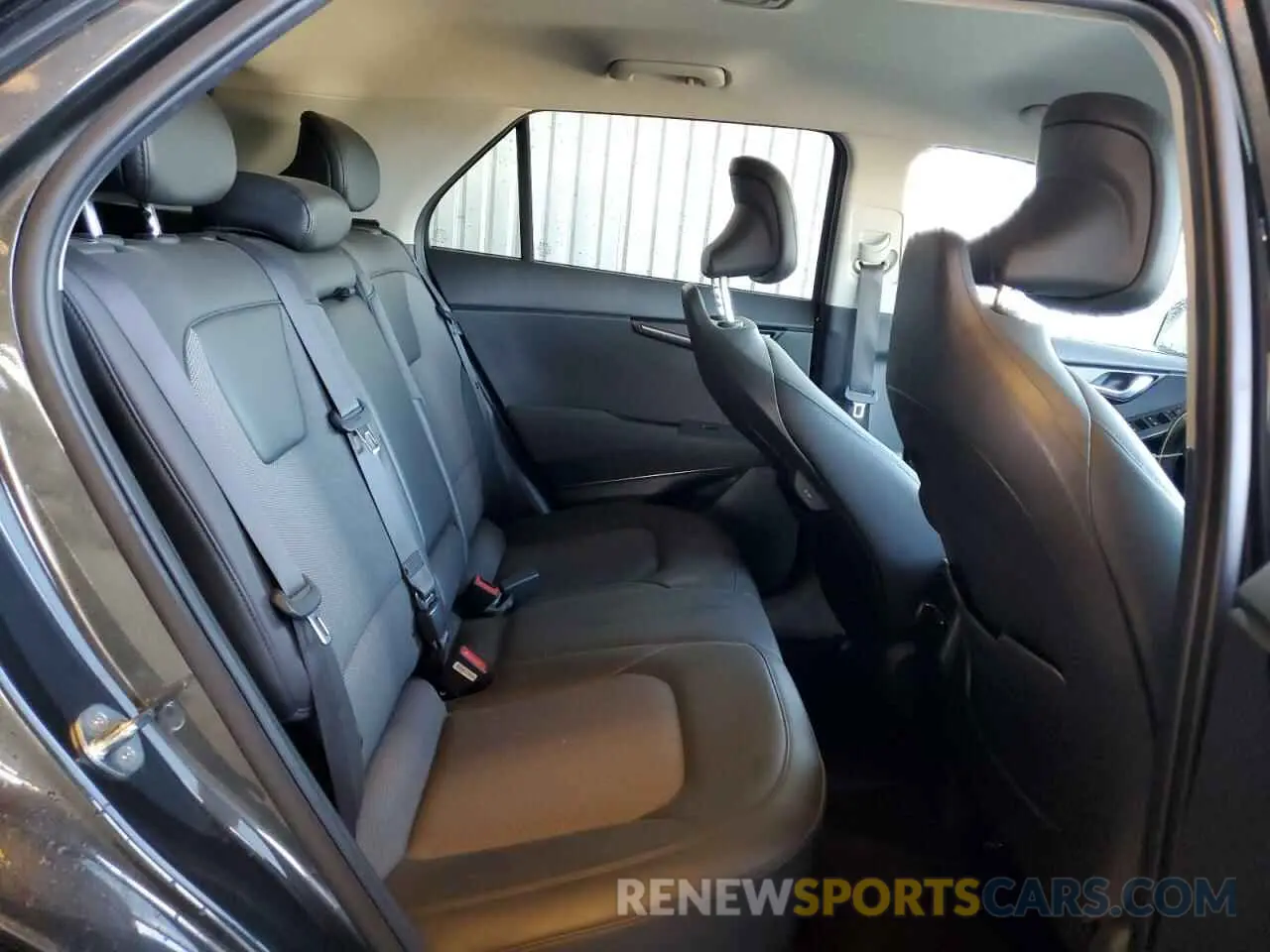 11 fotografías del automóvil dañado KNDCR3L16P5027354 KIA NIRO WIND 2023
